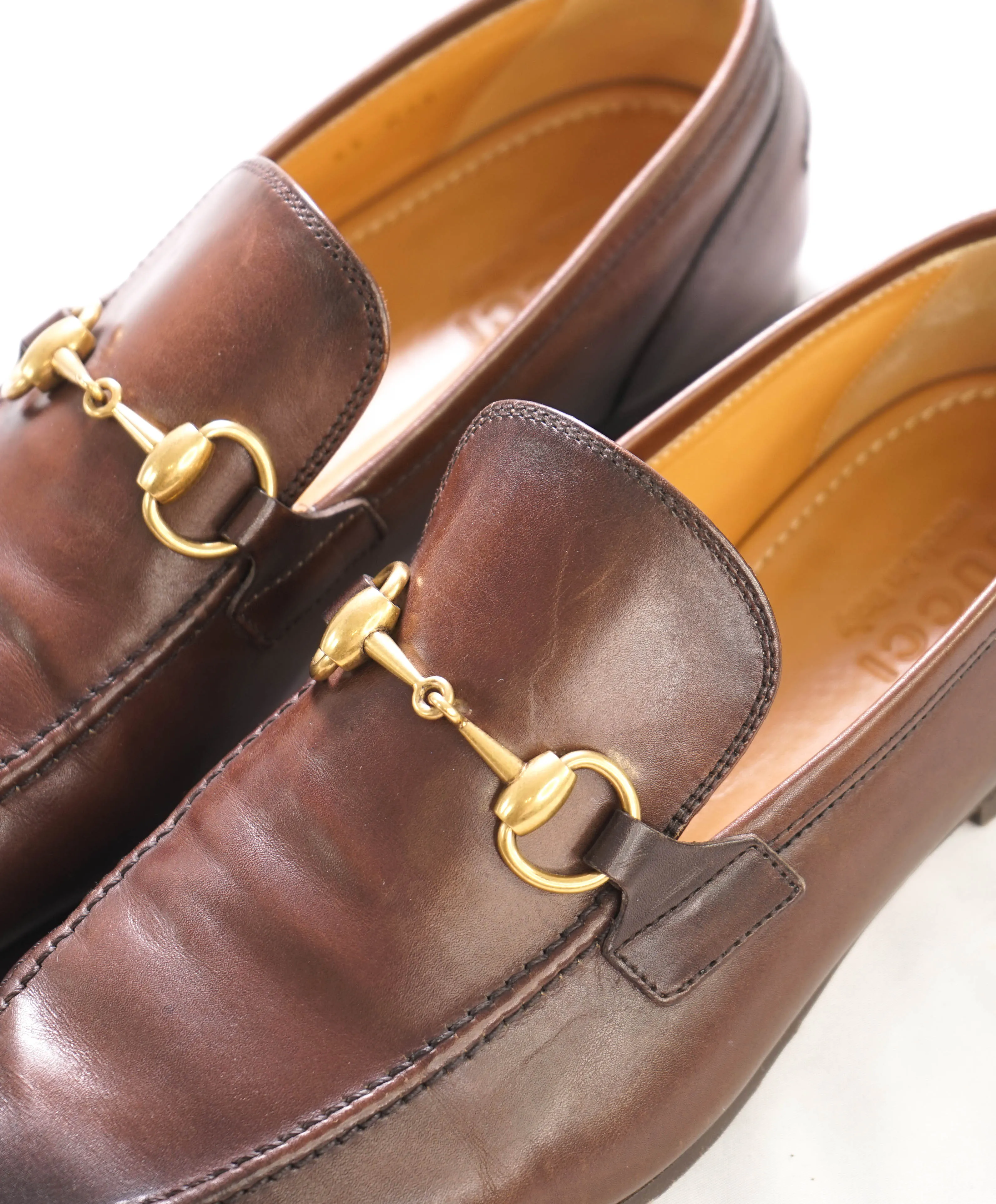 $920 GUCCI - "JORDAAN" Brown ICONIC Horsebit Leather Loafers - 7US (6.5G)