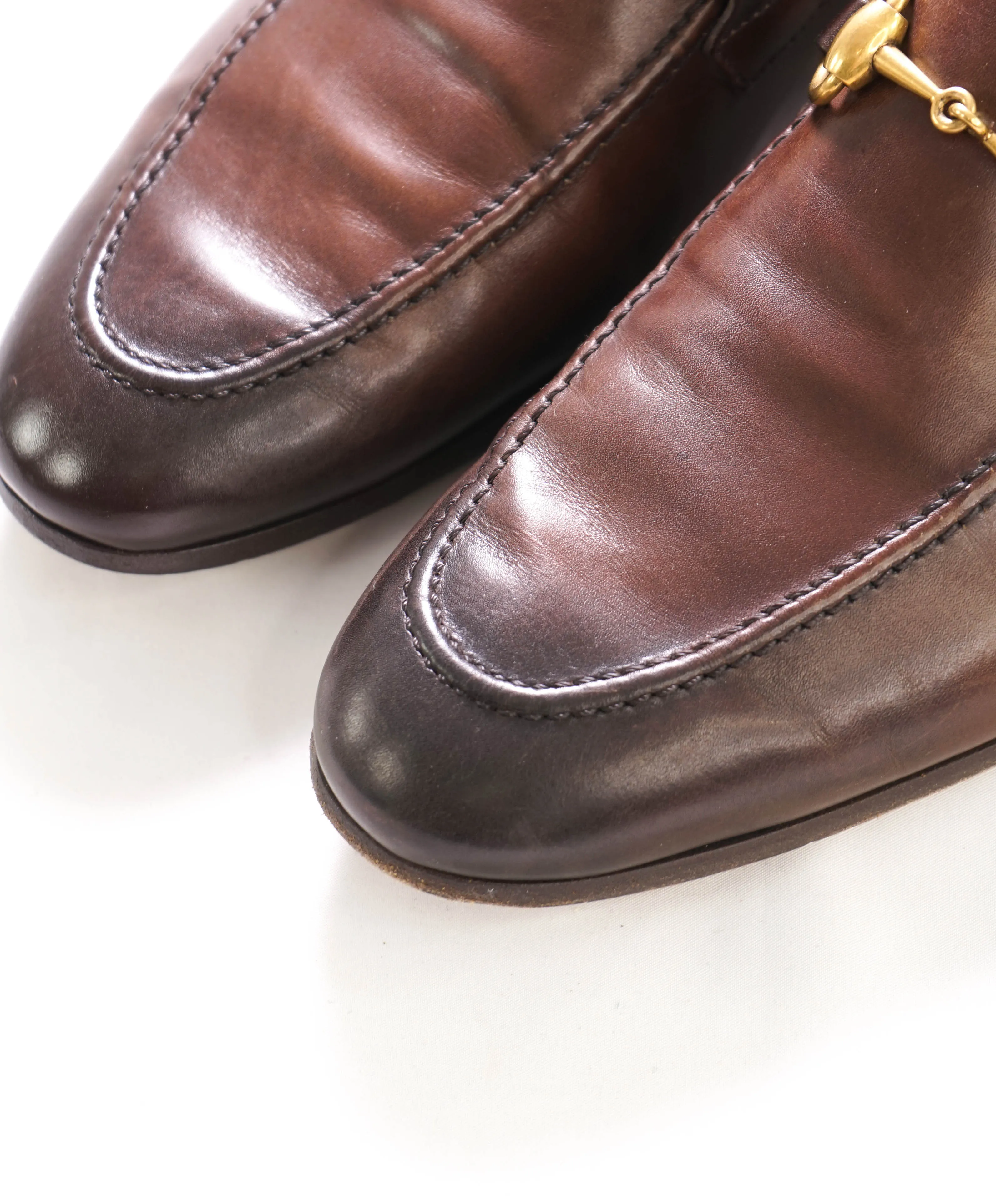$920 GUCCI - "JORDAAN" Brown ICONIC Horsebit Leather Loafers - 7US (6.5G)