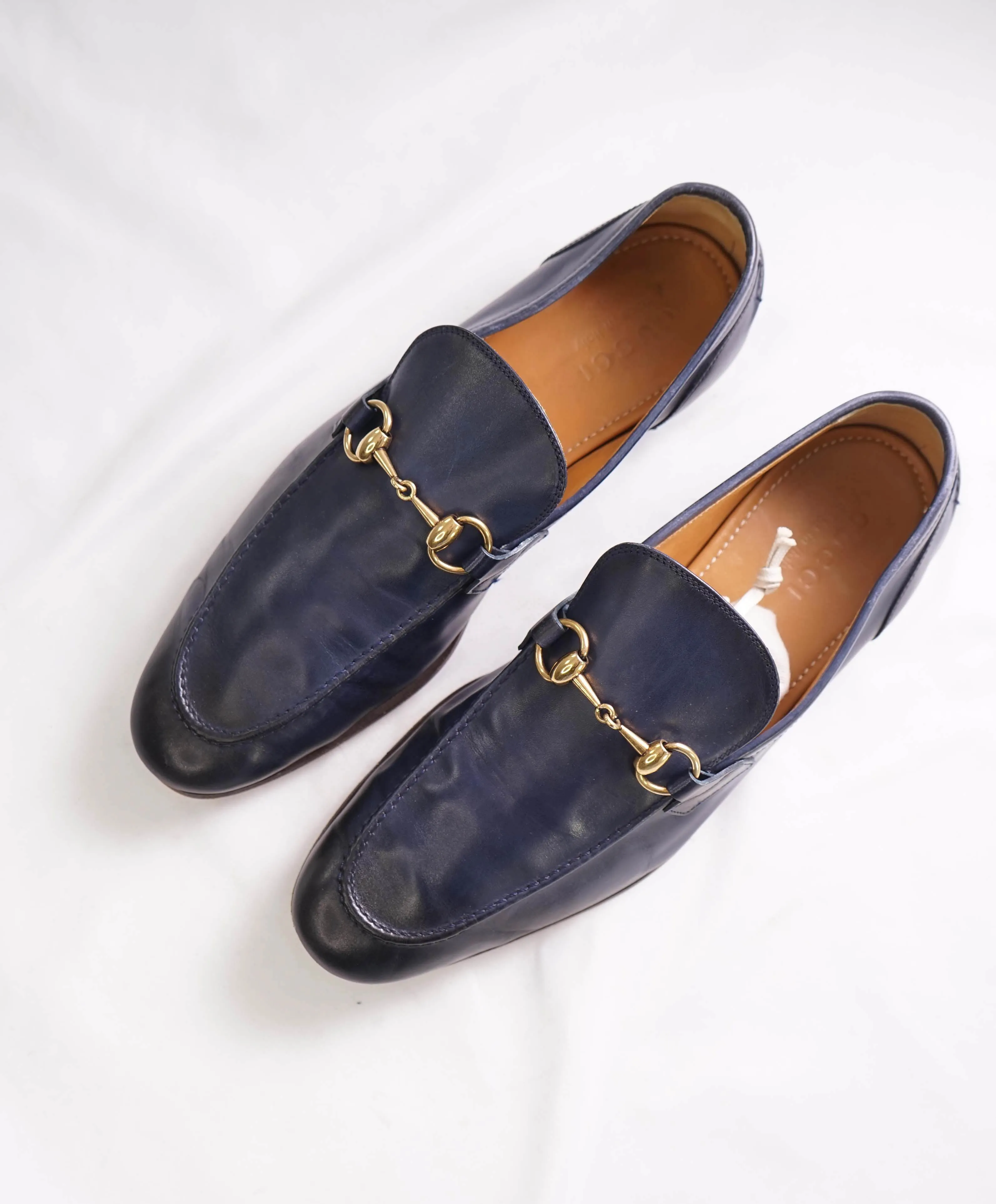 $920 GUCCI - "JORDAAN" Navy/Gold ICONIC Horsebit Leather Loafers - 8.5US (8G)