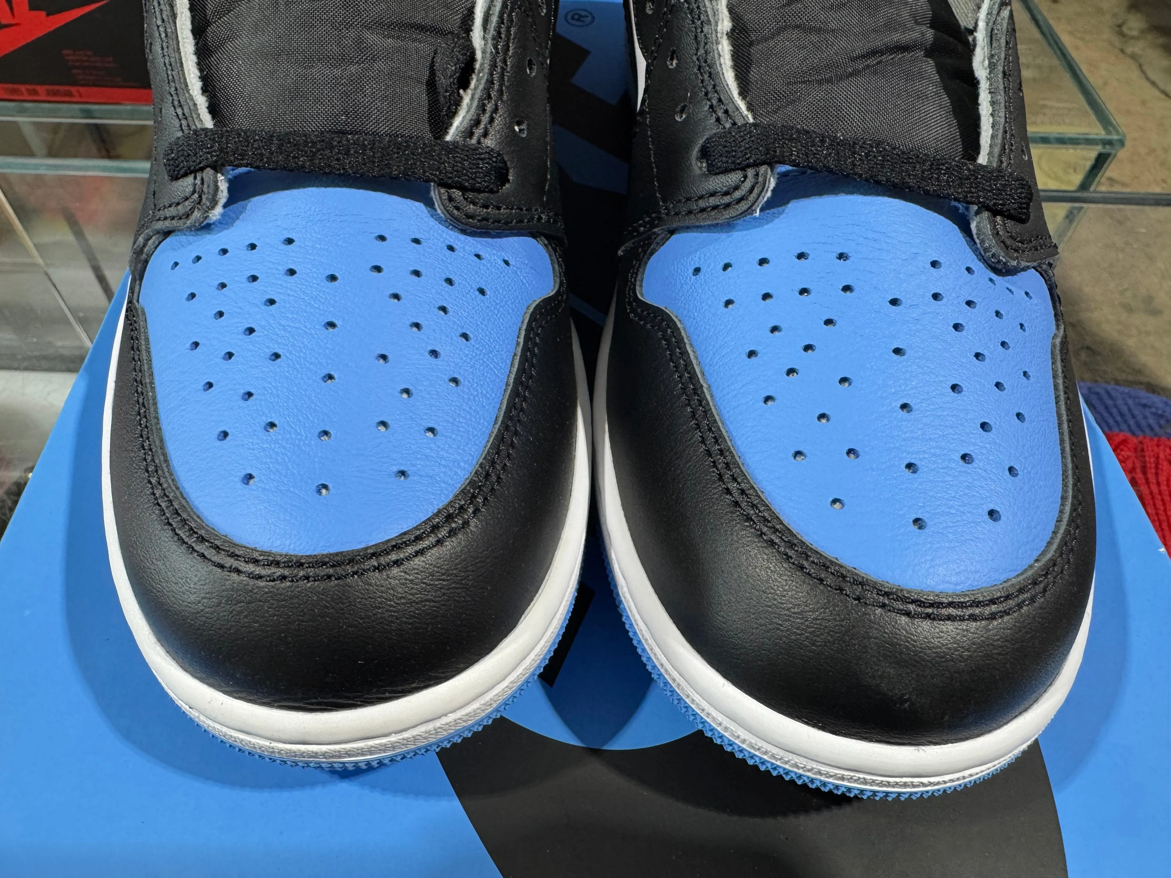 Air Jordan 1 Retro High OG - UNC Toe