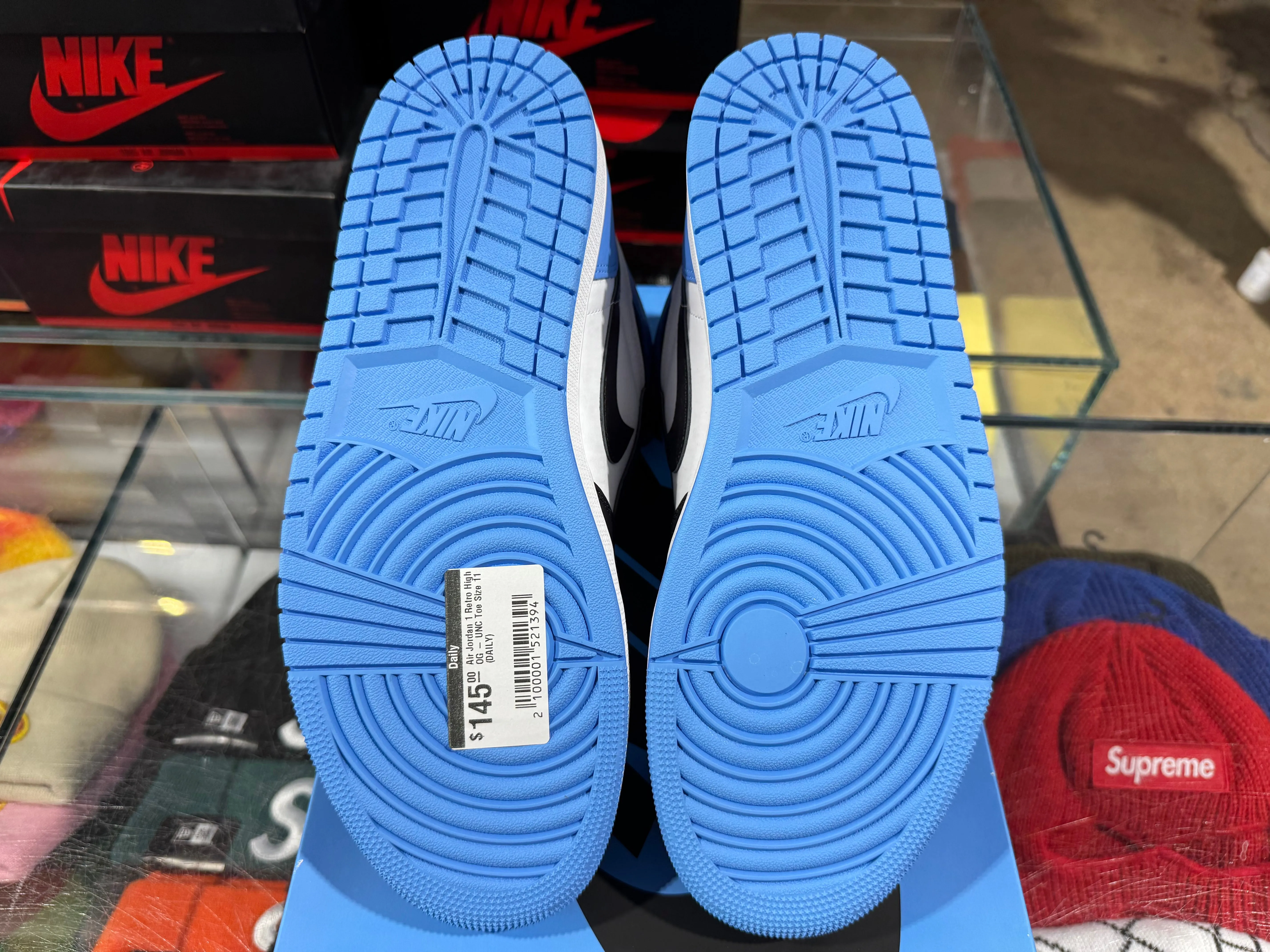 Air Jordan 1 Retro High OG - UNC Toe