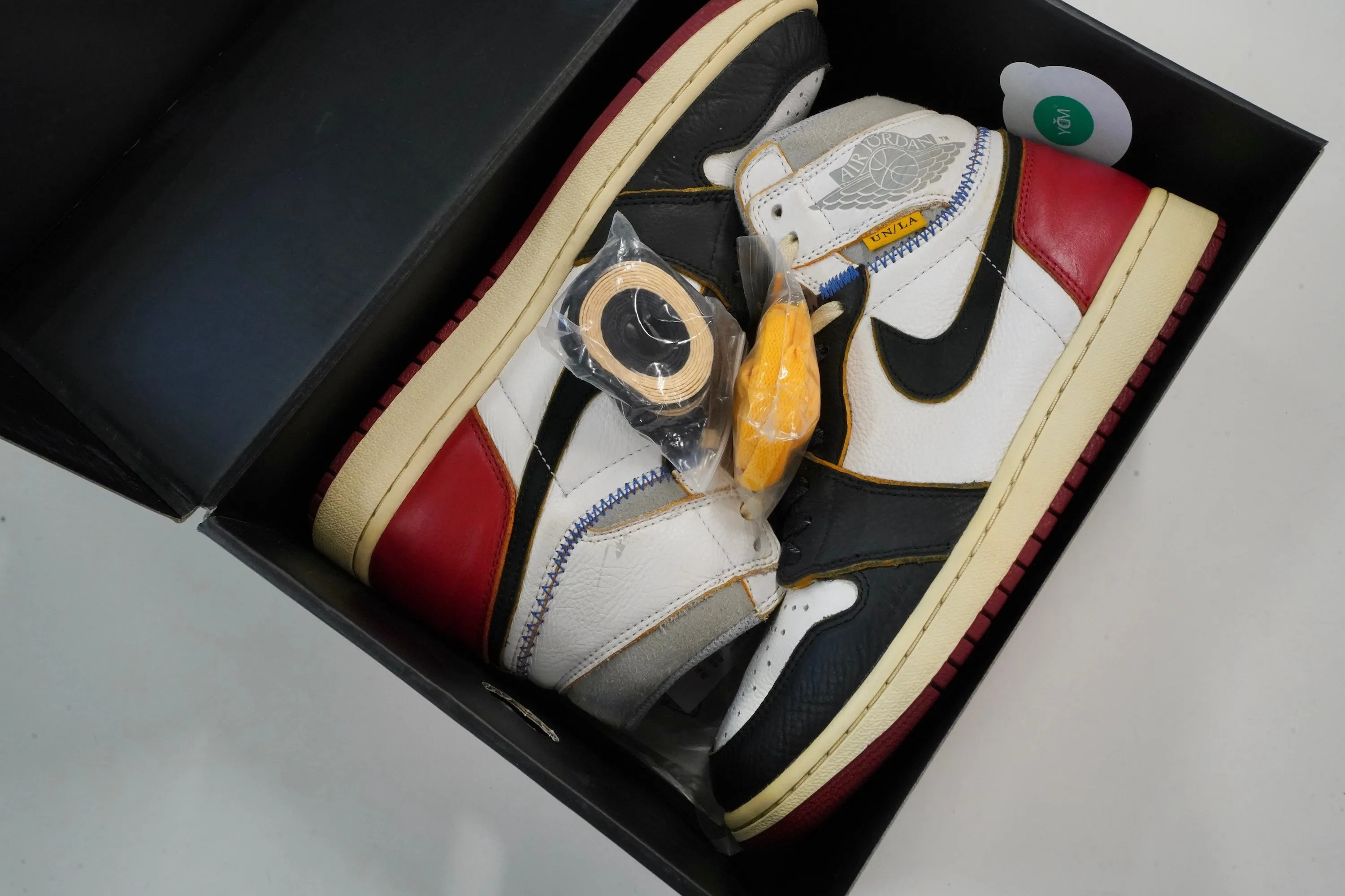 Air Jordan 1 Retro High Union Black Toe