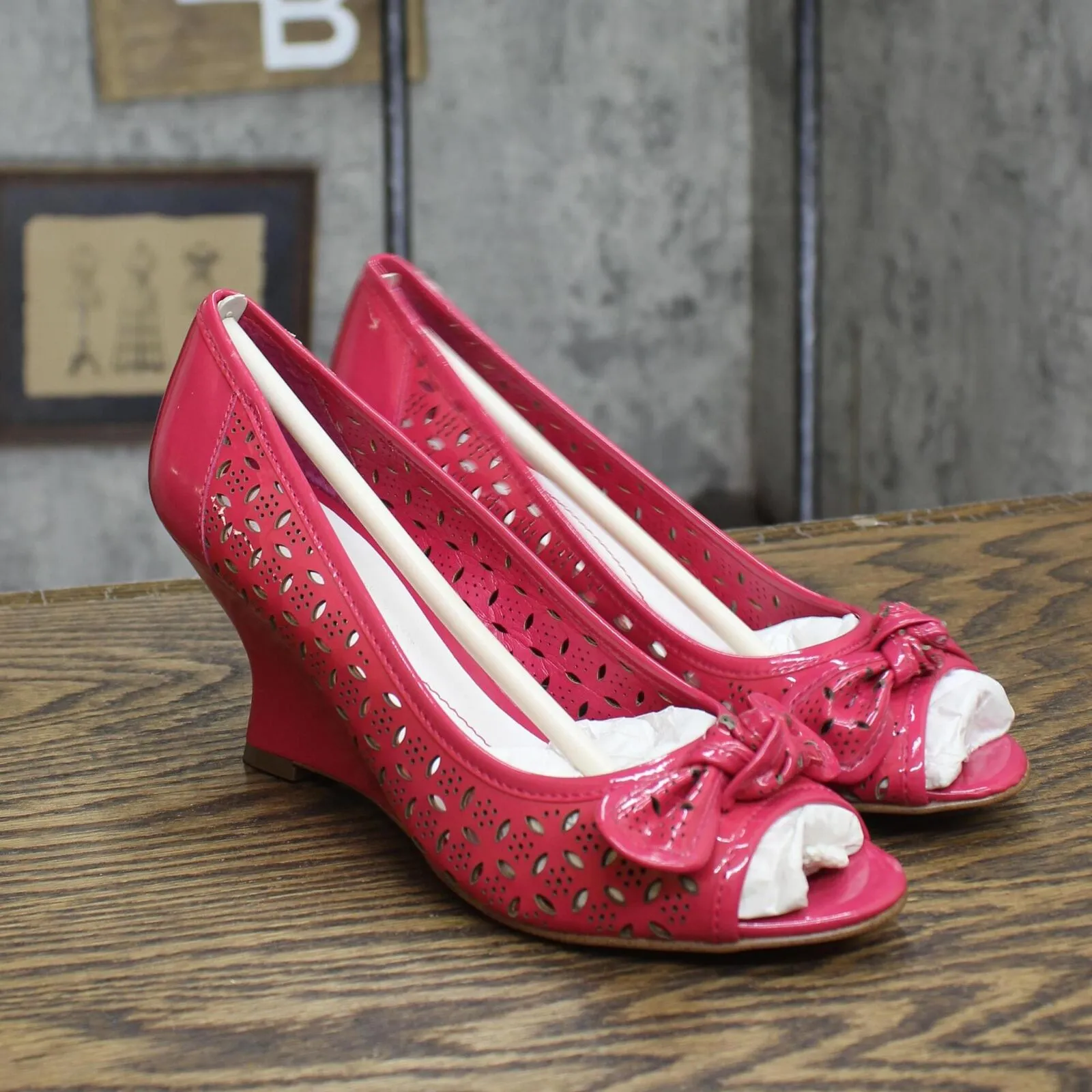 AK Anne Klein Womens Vintage Patent Leather Wedge Heels Dark Pink 5.5M
