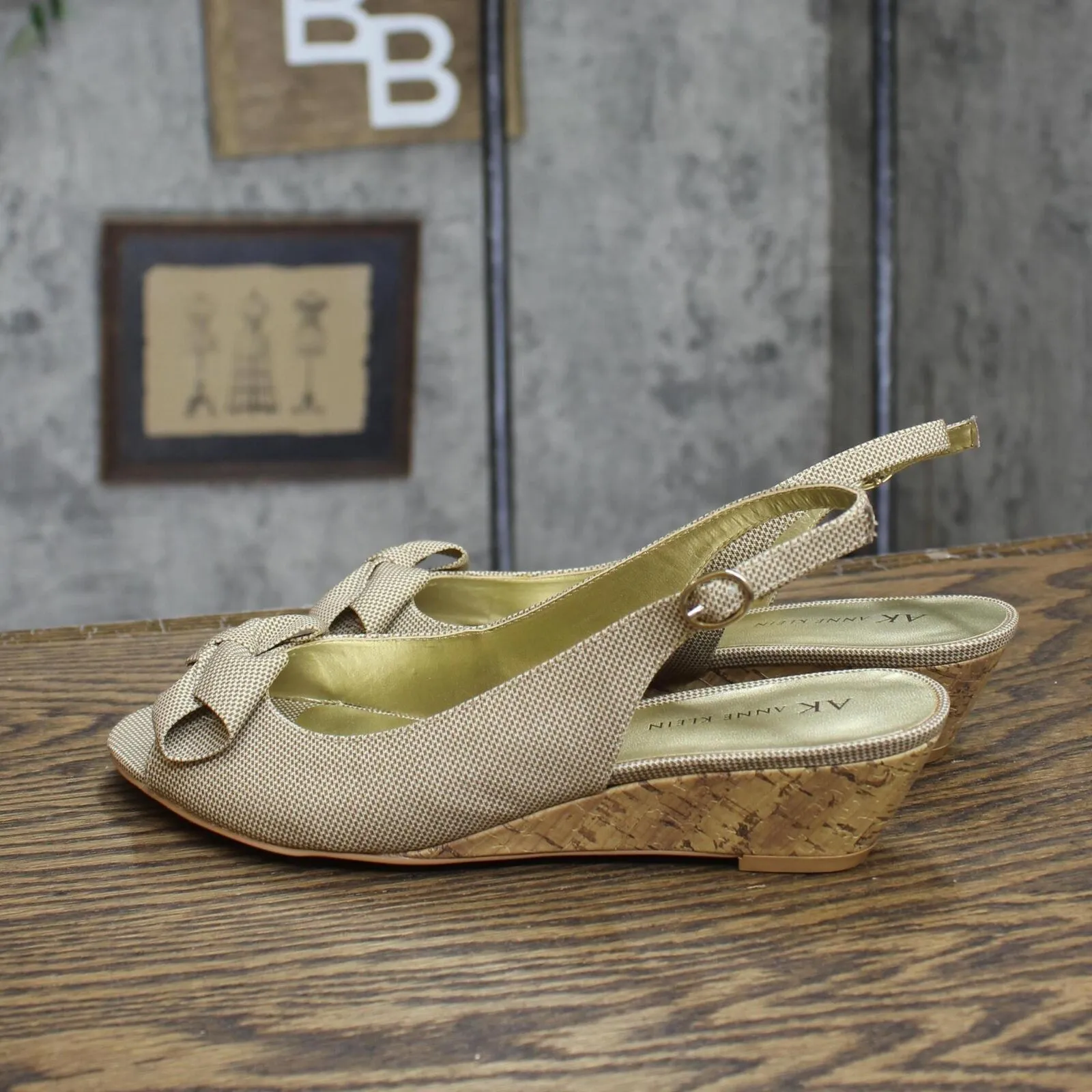 AK Anne Klein Womens Vintage Sling Back Bow Wedge Heels Natural Brown Gold 6.5M