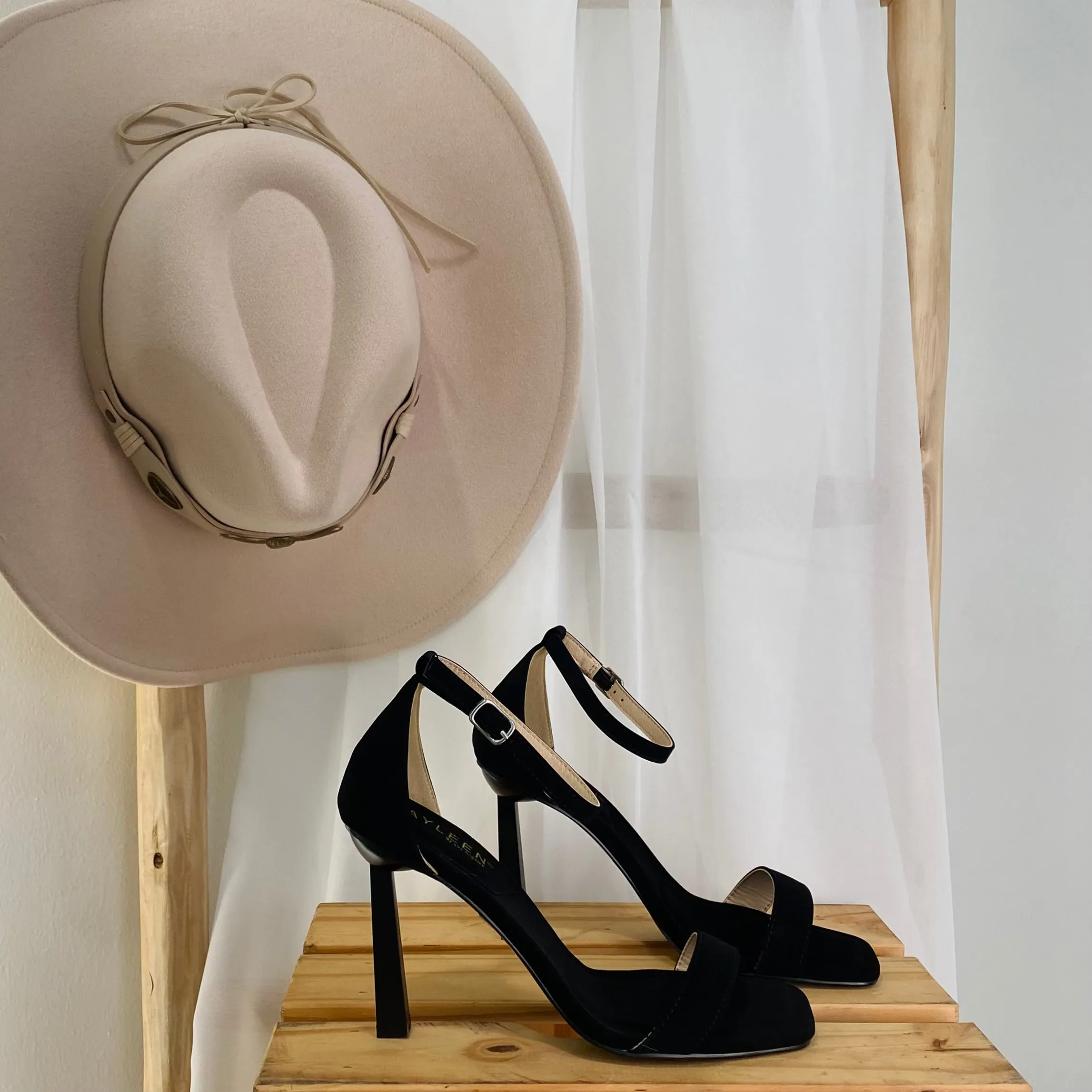 Araceli Heels (Black)