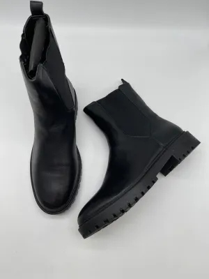 Boots Ankle Flats By Banana Republic In Black, Size: 9