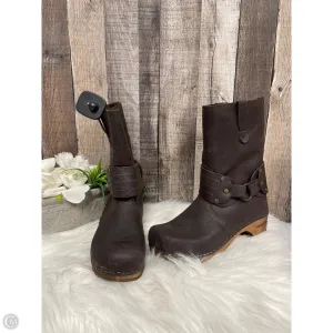 Boots Ankle Flats By Cmf In Brown, Size: 8