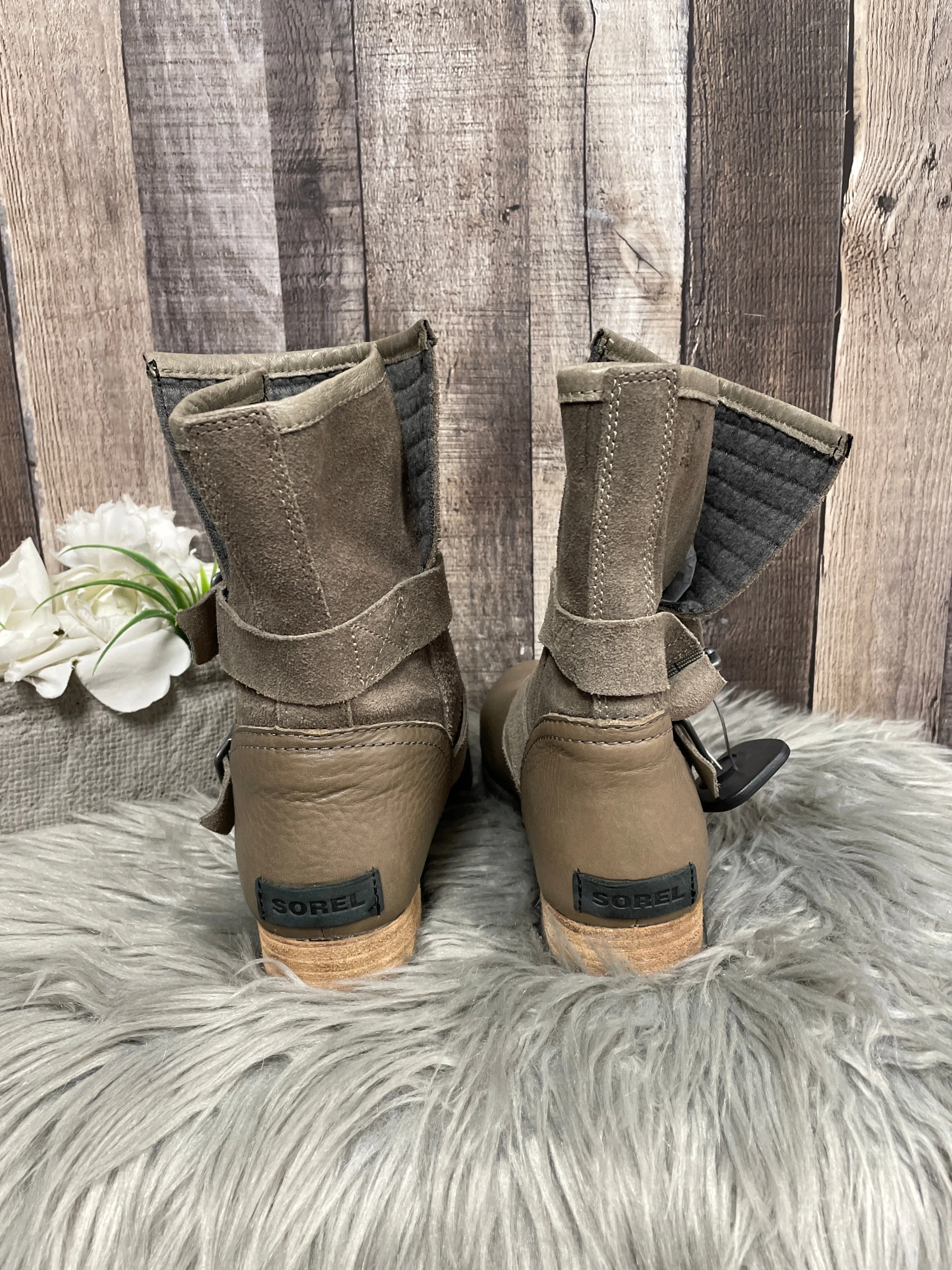 Boots Ankle Flats By Sorel In Taupe, Size: 7