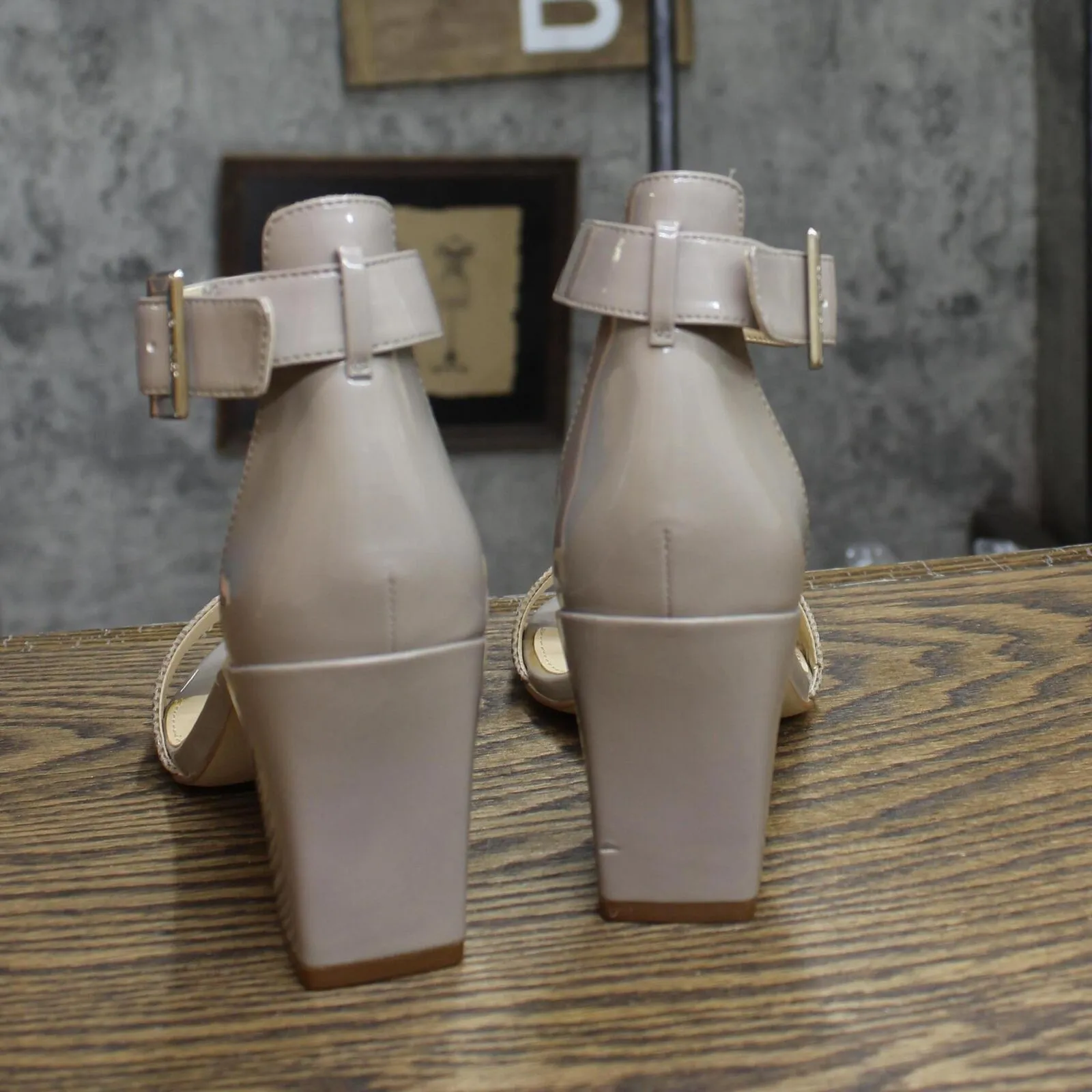 Calvin Klein Womens Vintage Strap Block Heels Sand Brown / Mink 6M