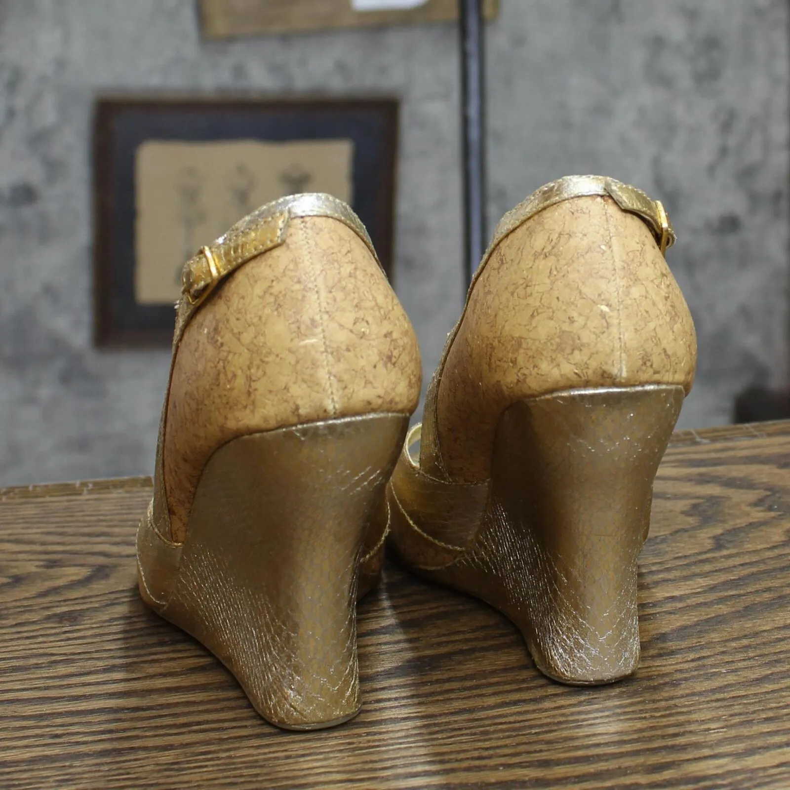 Charlotte Russe Womens Vintage Shiny Wedge Heels 1673fac189cb62 Gold Yellow 6M