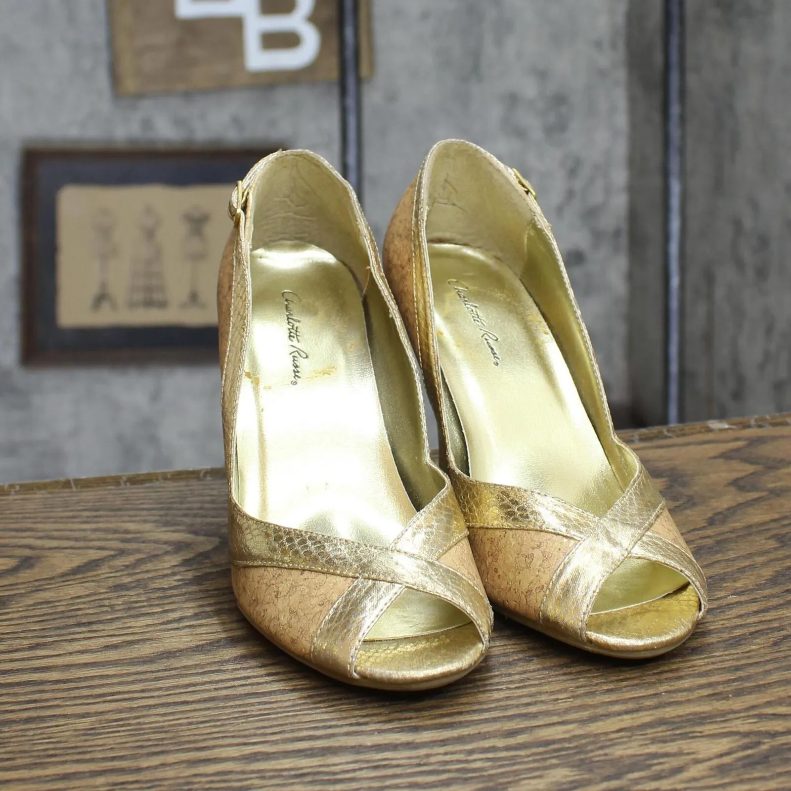 Charlotte Russe Womens Vintage Shiny Wedge Heels 1673fac189cb62 Gold Yellow 6M
