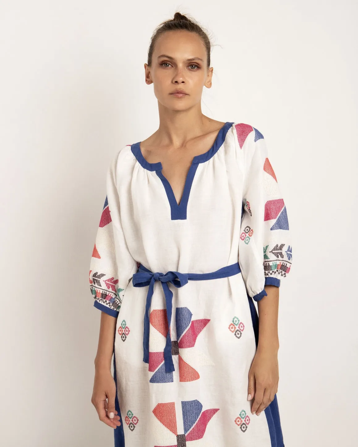 DRESS LONG AEOLIS BELT L/S - WHITE MULTI BLUE