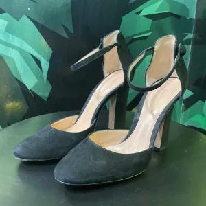 Gianvito Rossi Black Suede Round Toe Ankle Strap Chunky Heel Shoe