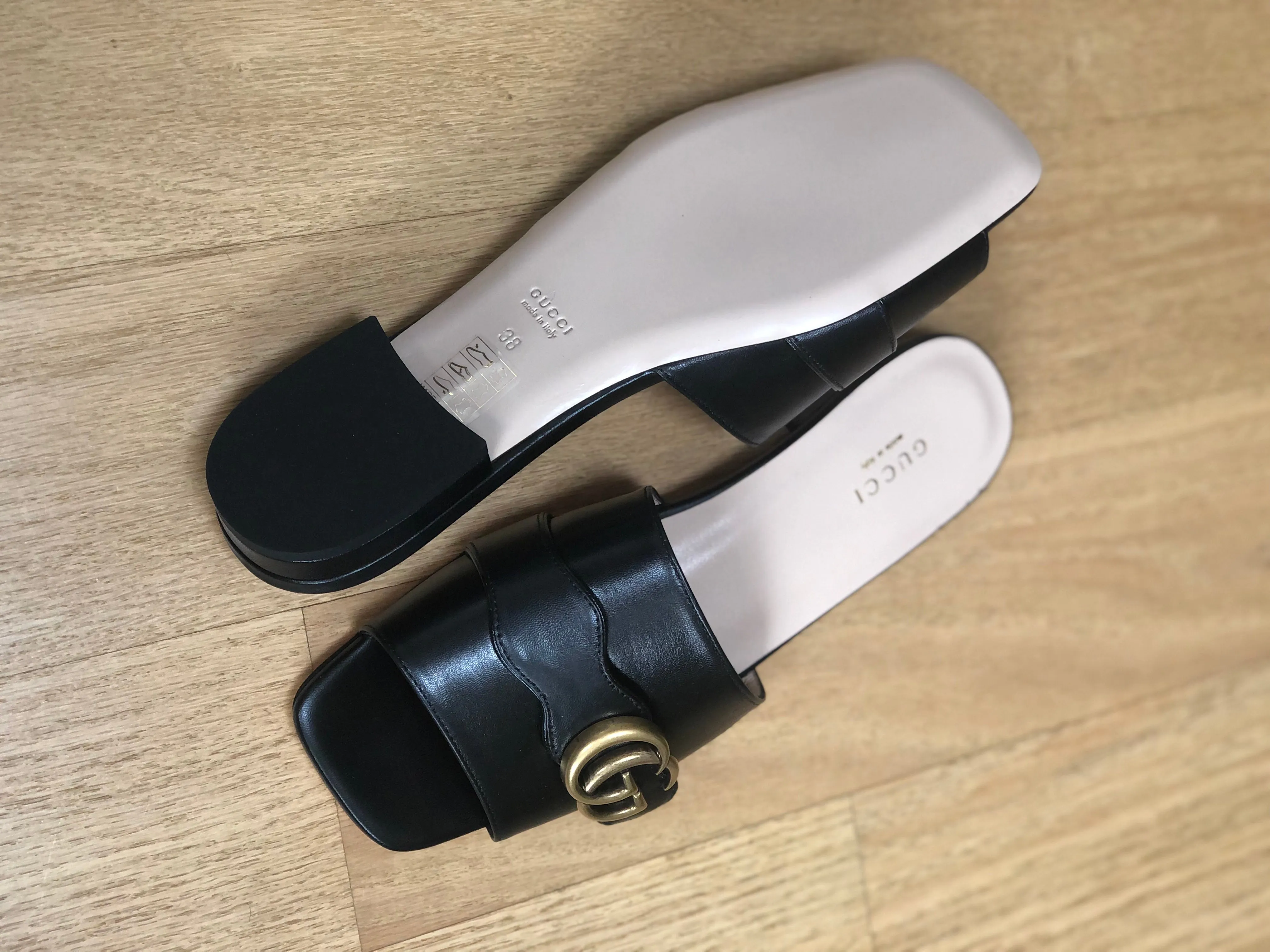 Gucci GG Marmont Leather Slide Sandals in Black