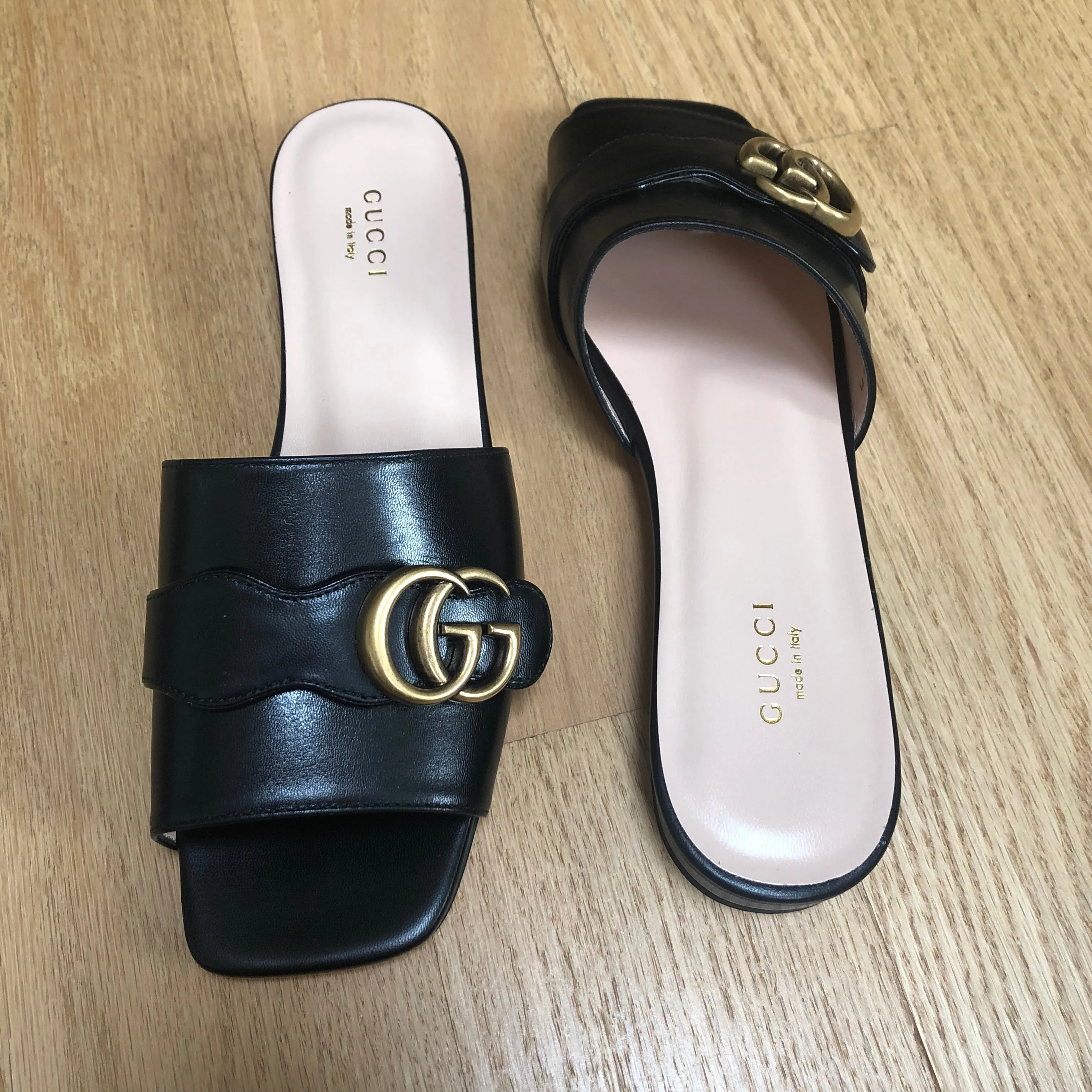 Gucci GG Marmont Leather Slide Sandals in Black