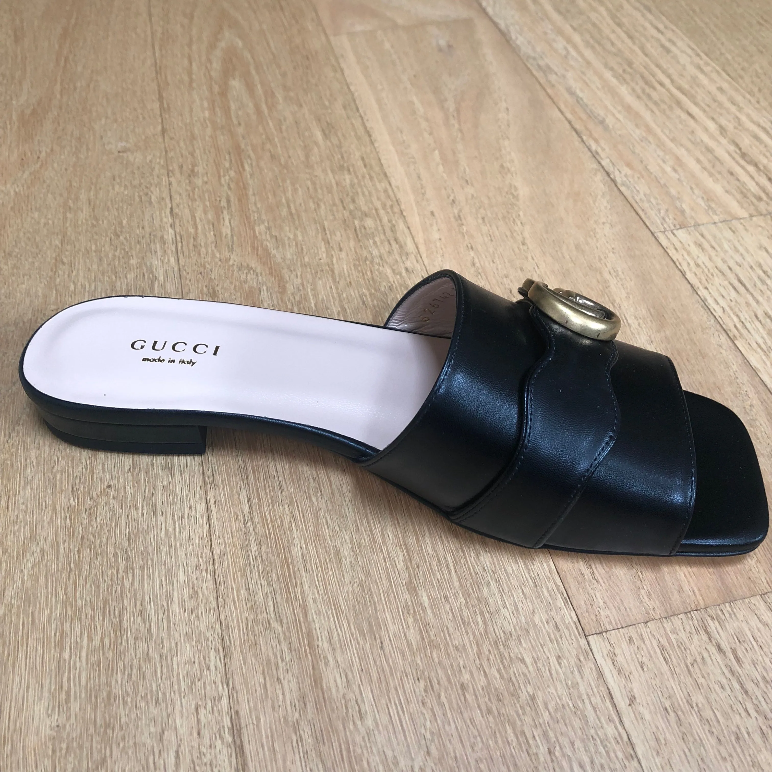 Gucci GG Marmont Leather Slide Sandals in Black