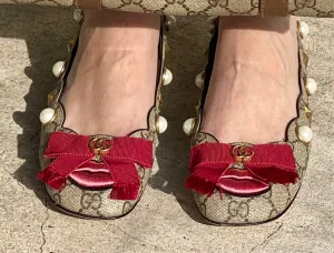 Gucci Pearl/Lips Embellished Logo Flats