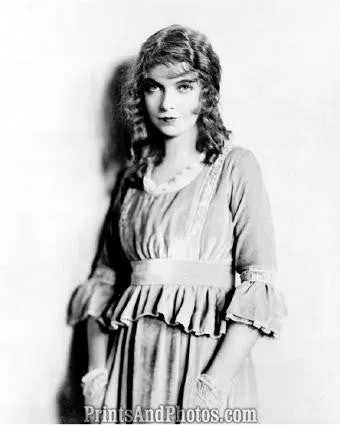 Hollywood Actress LILLIAN GISH  1304