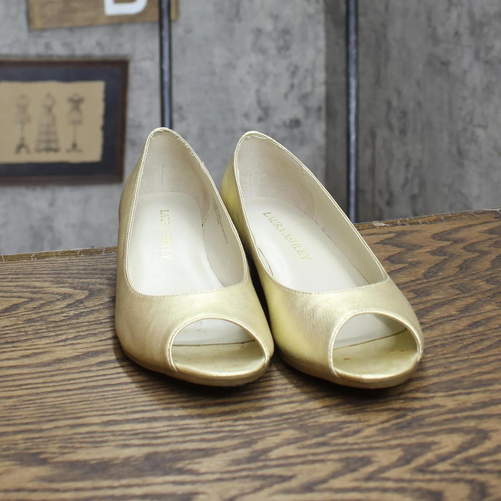 Laura Ashley Womens Vintage Open Toe Wedge Heels 1673ec74573228 Gold Yellow 6M
