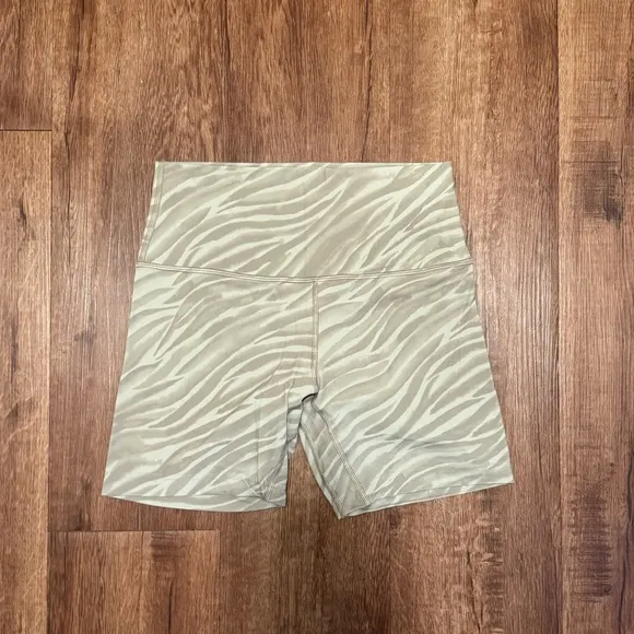 lululemon Align High-Rise Short 6”
