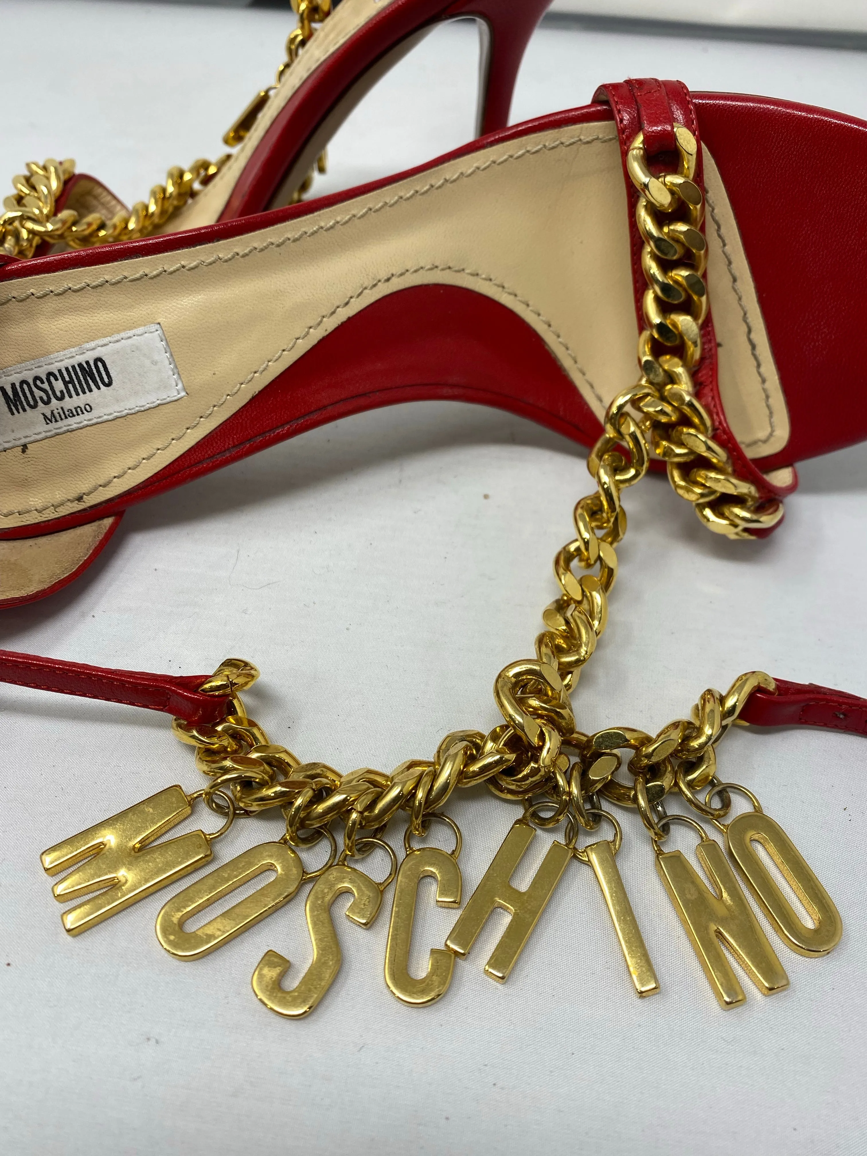 Moschino T-Strap Logo Chain Sandals Red leather