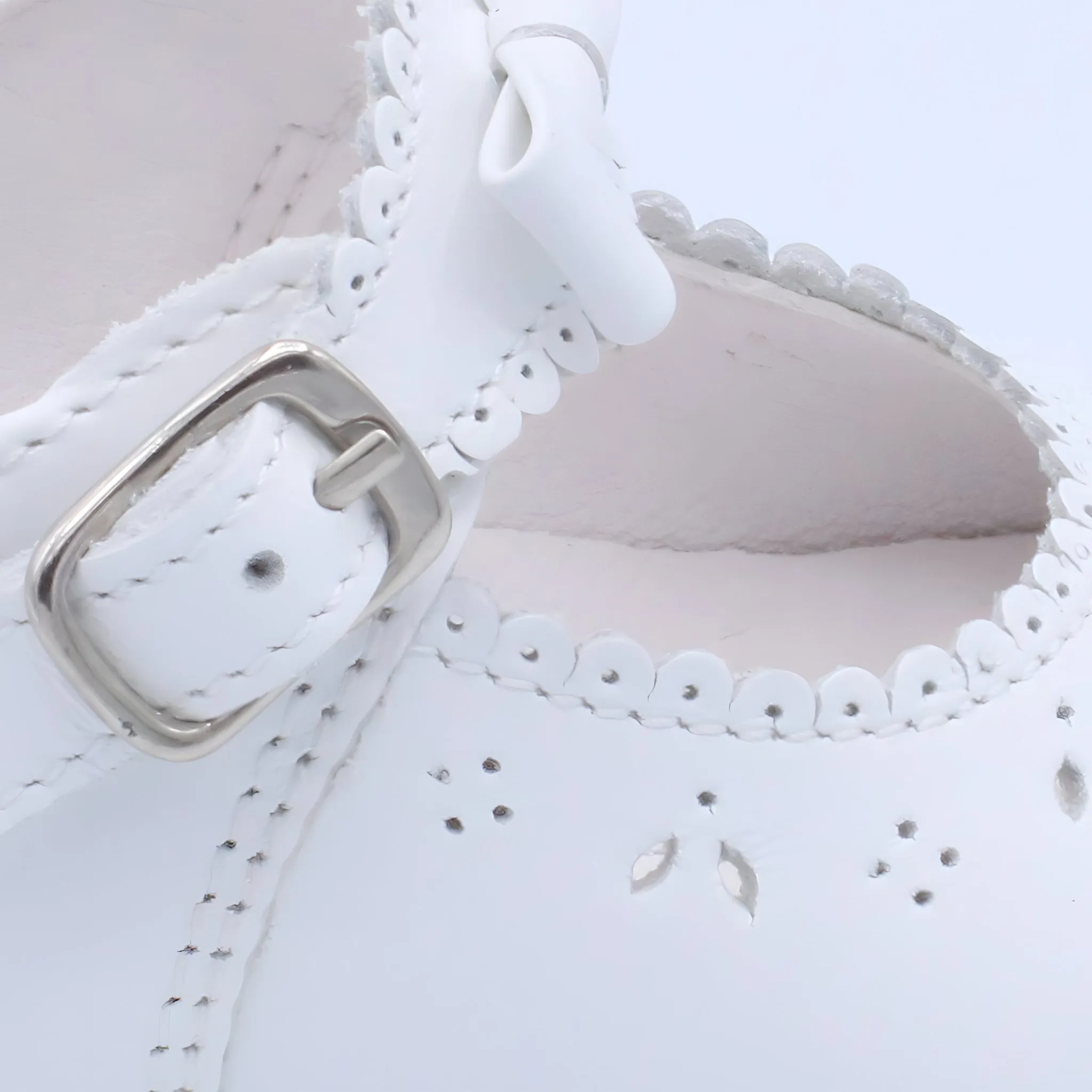 'Moya' Girls White Leather Pre-Walker Shoes
