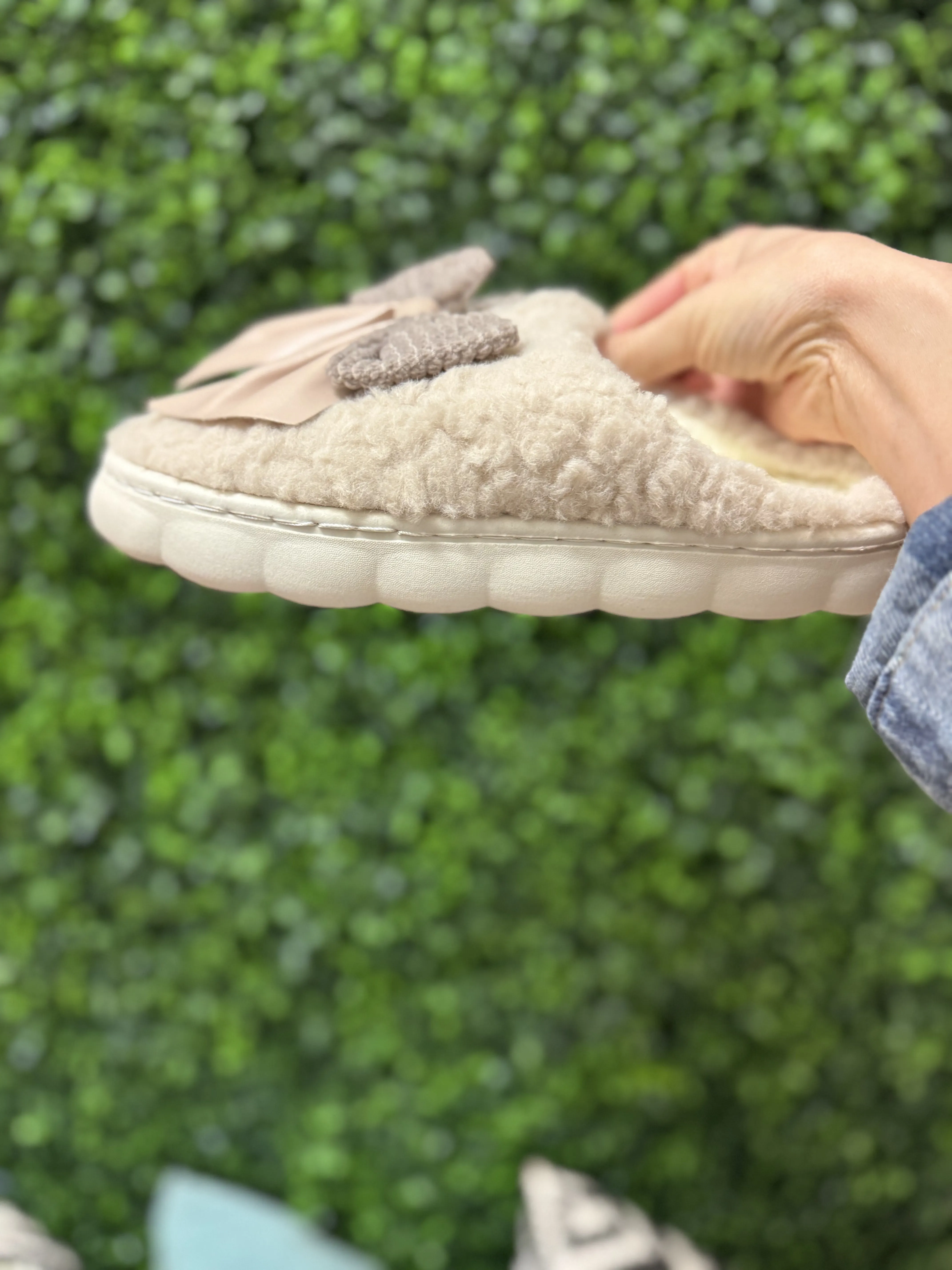 Neutral Bow Slippers