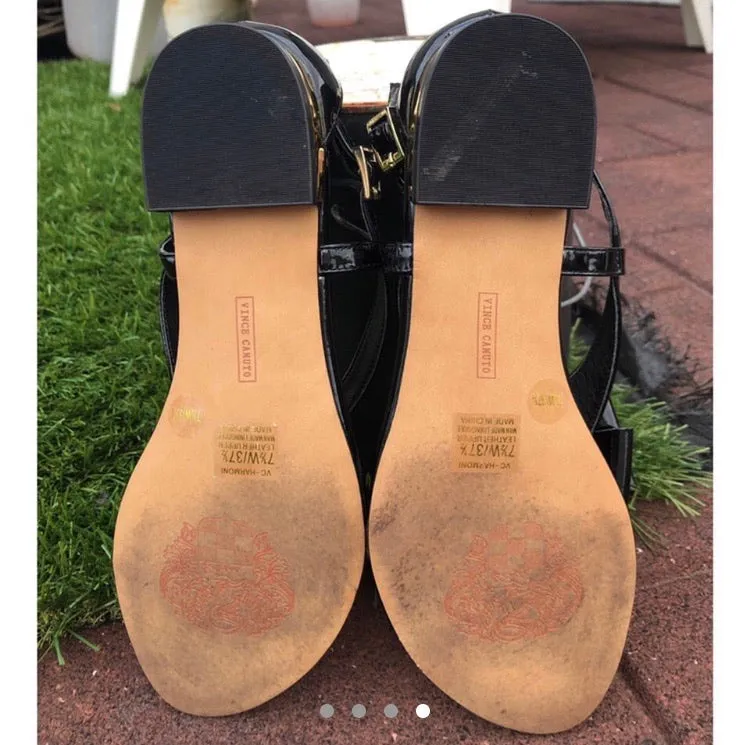 New VINCE CAMUTO Sandals