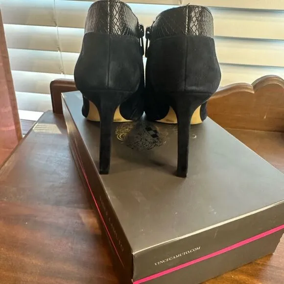 NEW Vince Camuto 9M Sempren Black High Suede Elisse Animal Snake Pointy Toe Heel