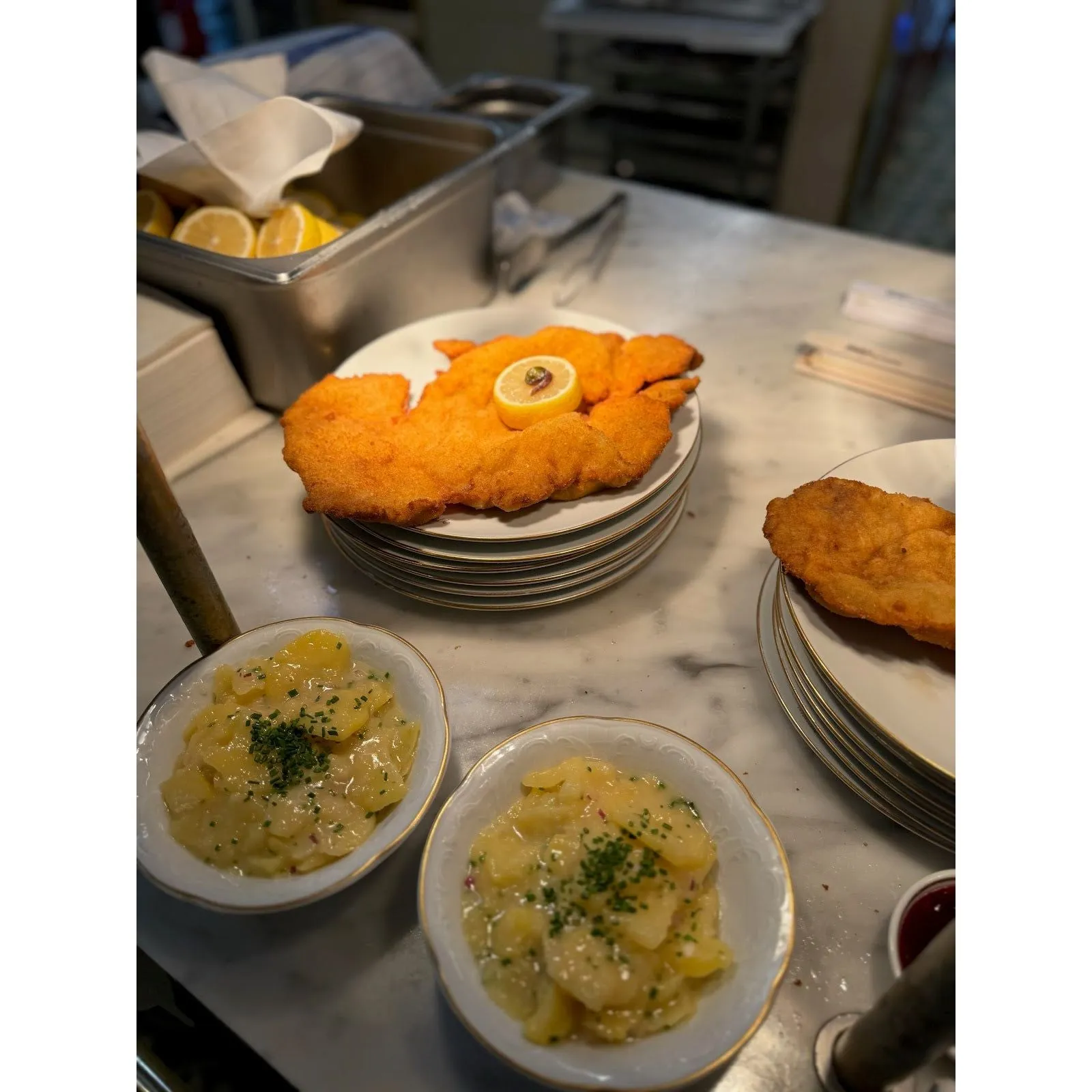 Not-Breaded Veal Raw Scallopini (Schnitzel, Milinese)