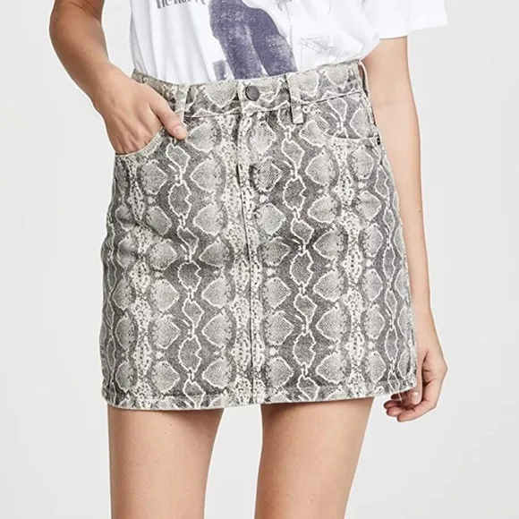 NWT BlankNYC The Jane Denim Snakeskin Print Mini Skirt