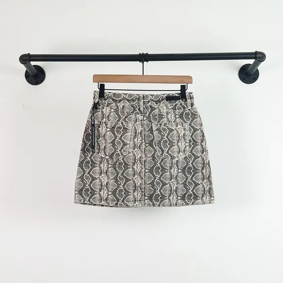 NWT BlankNYC The Jane Denim Snakeskin Print Mini Skirt