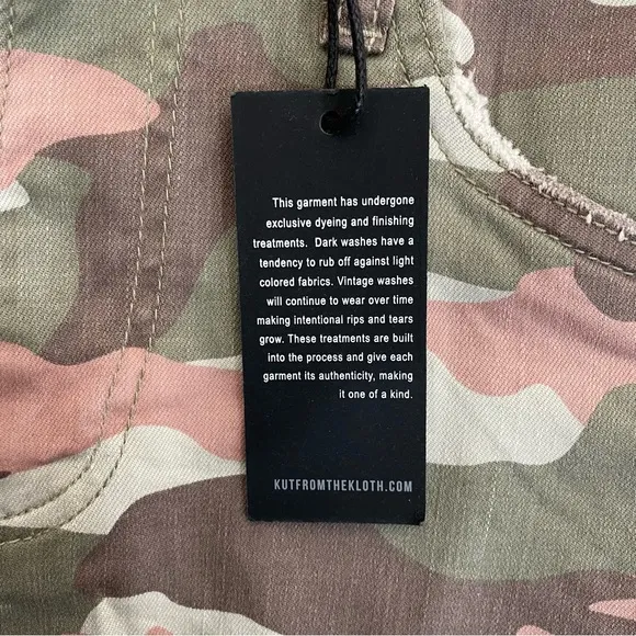 NWT Kut from the Kloth Camouflage High Rise Jane Short
