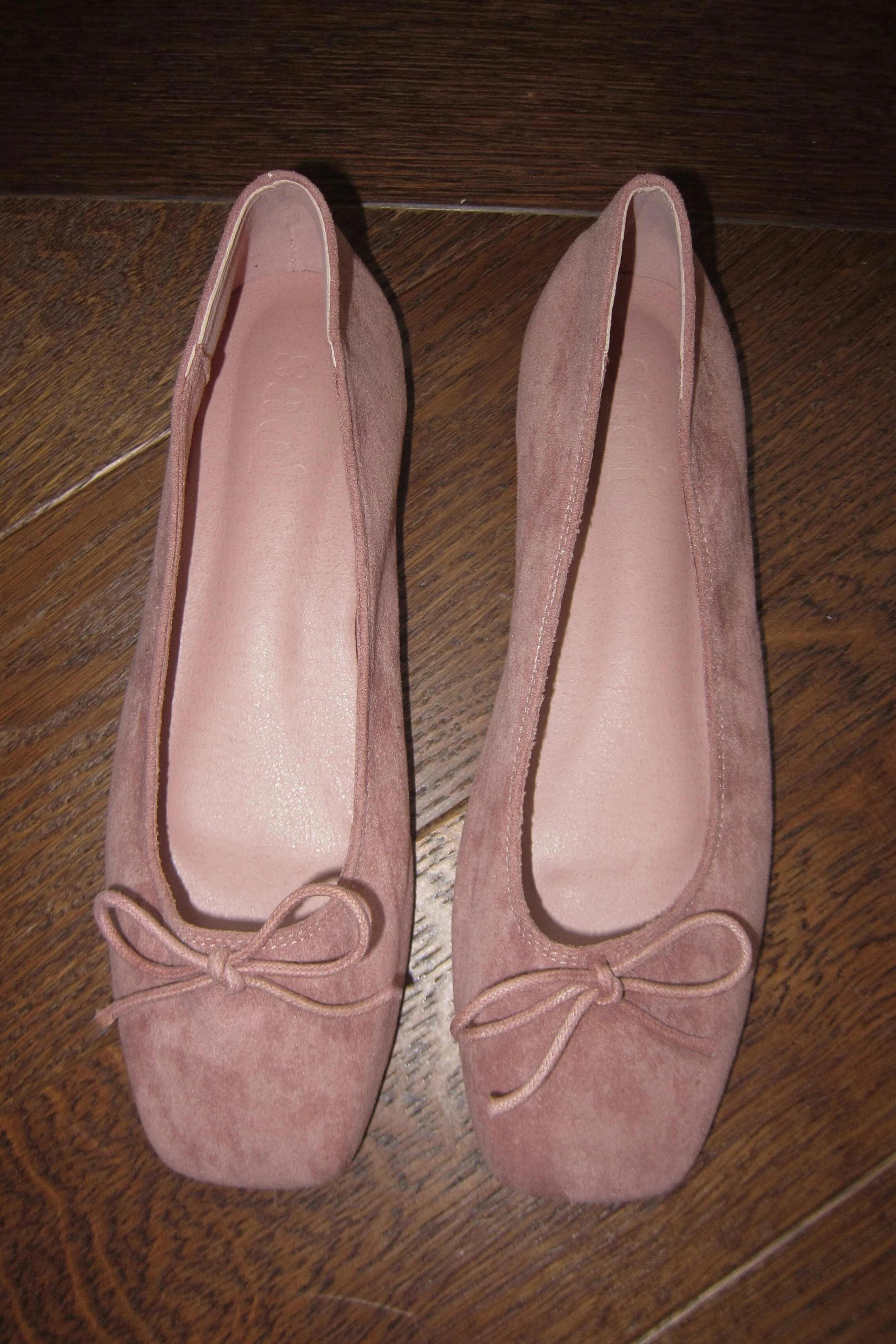 Poppy Ballet Flats in Ballerina Pink Suede