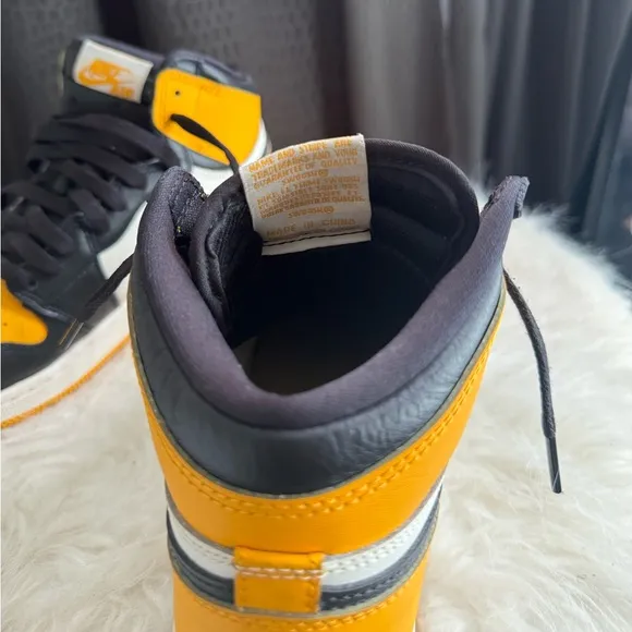 Retro High Jordan 1 Yellow Toe