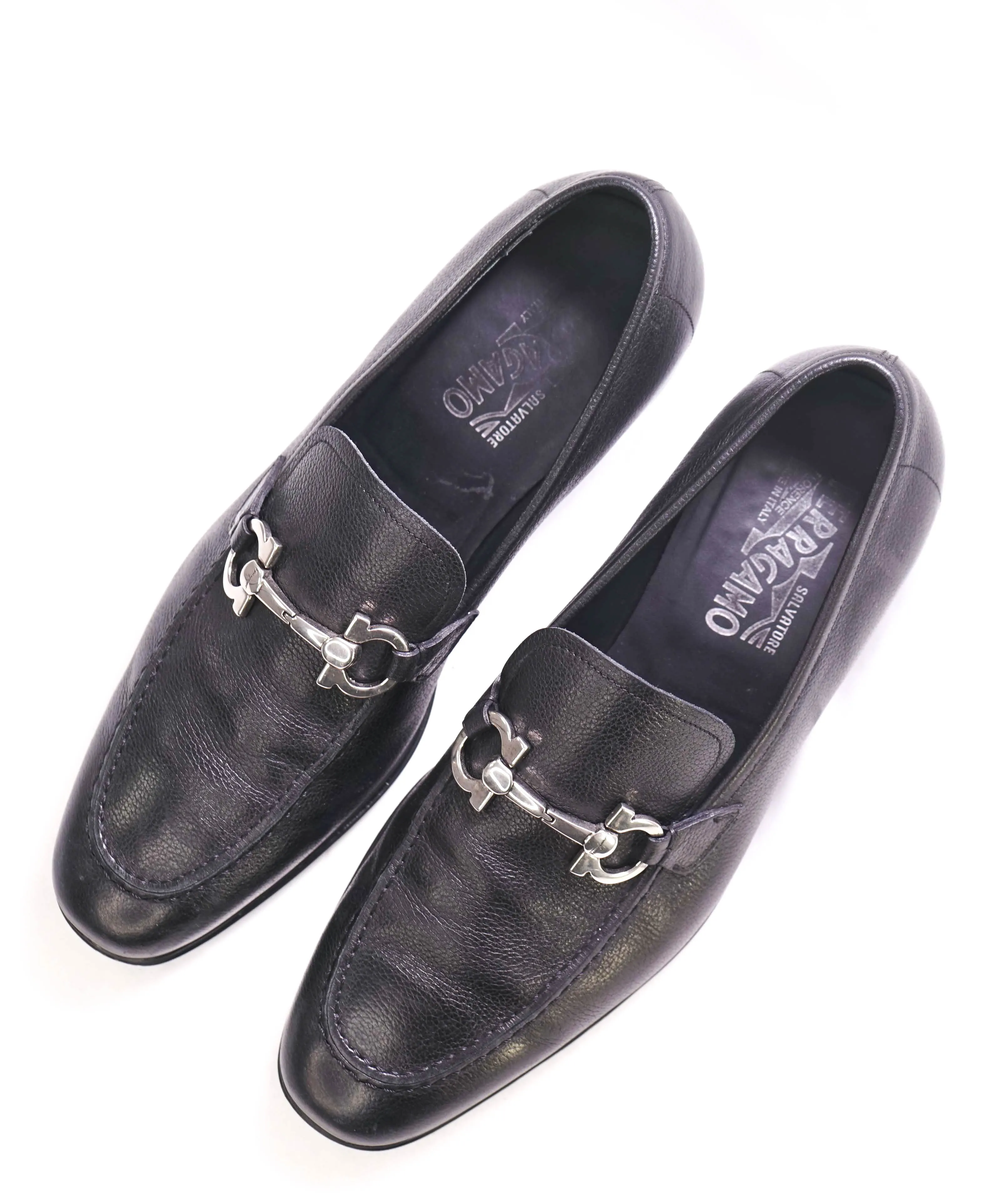 SALVATORE FERRAGAMO - “Flori 2” Pebbled Leather Gancini Bit Black Loafers - 8 US