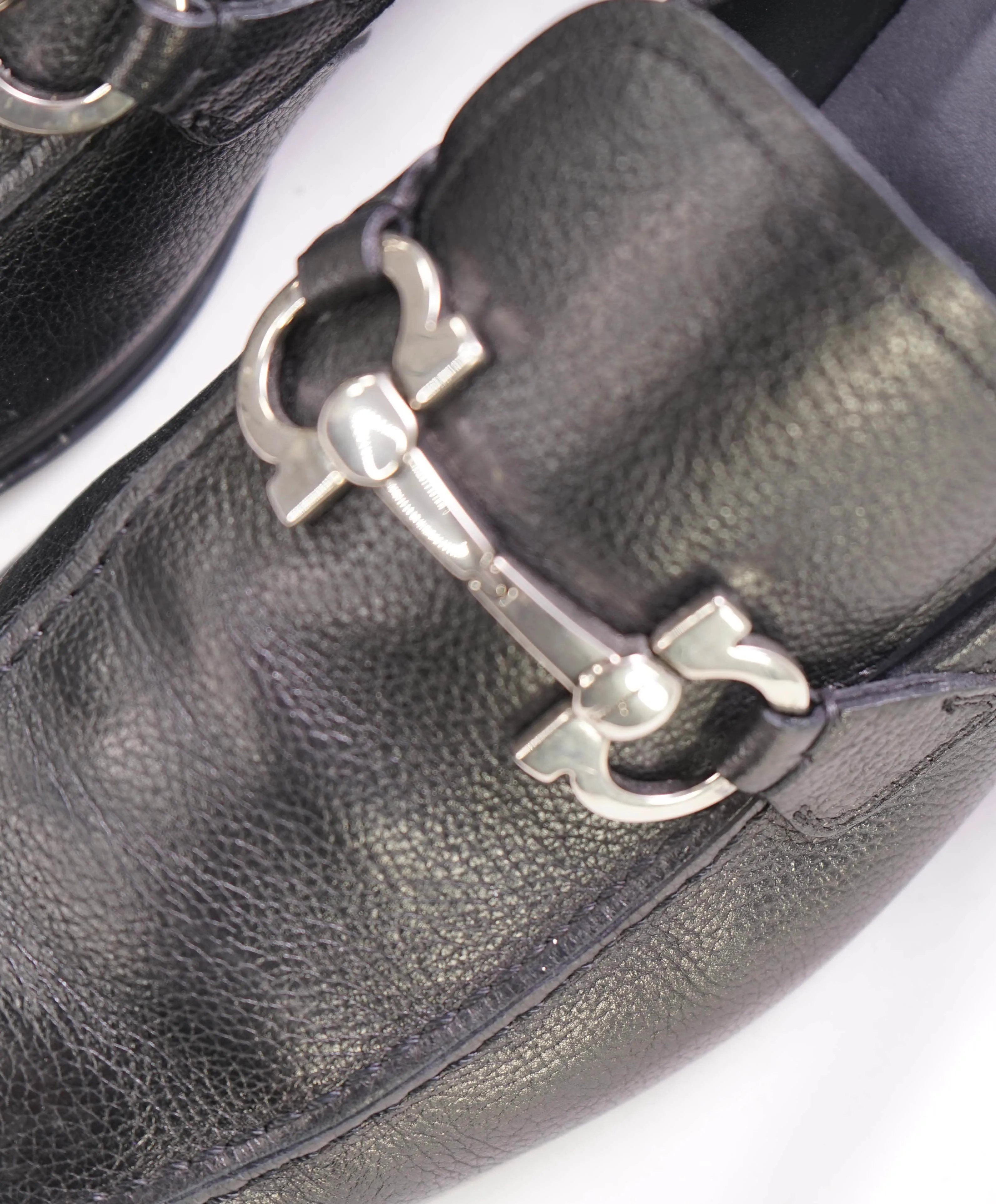 SALVATORE FERRAGAMO - “Flori 2” Pebbled Leather Gancini Bit Black Loafers - 8 US