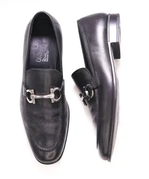SALVATORE FERRAGAMO - “Flori 2” Pebbled Leather Gancini Bit Black Loafers - 8 US