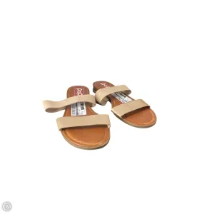 Sandals Flats By Clothes Mentor In Brown & Cream, Size: 7.5