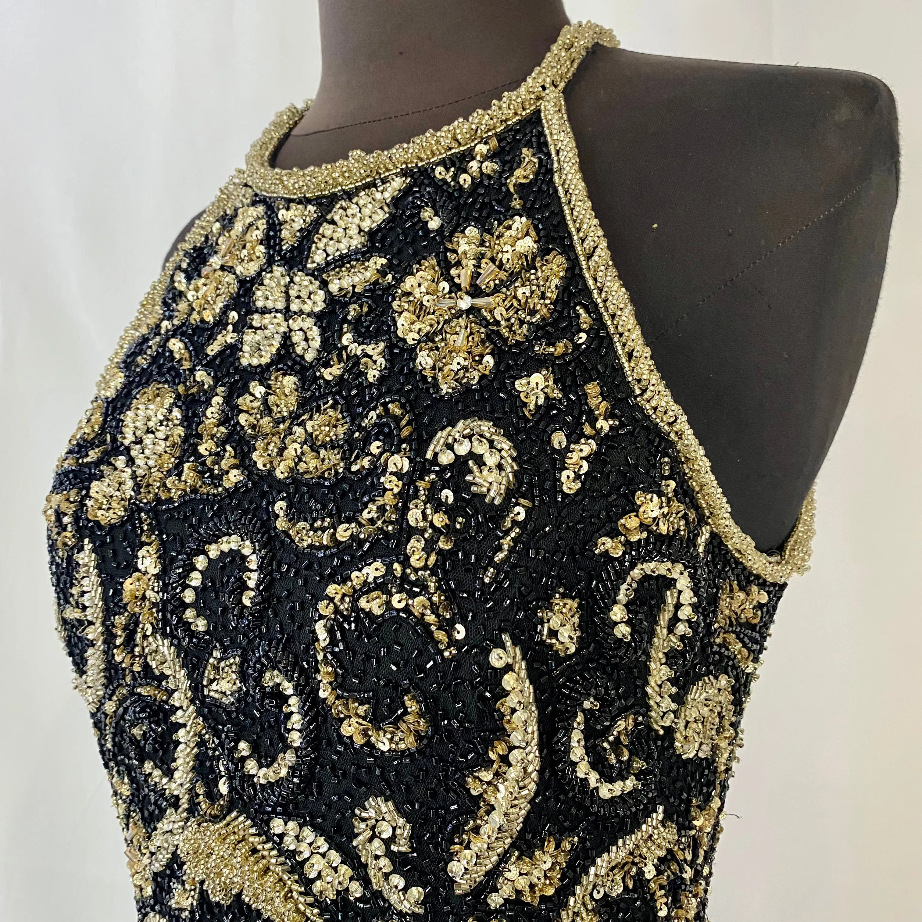 SHERRI HILL Style #53171 Black/Gold High Neckline Open Back Beaded Cocktail Dress Size 4 NWT