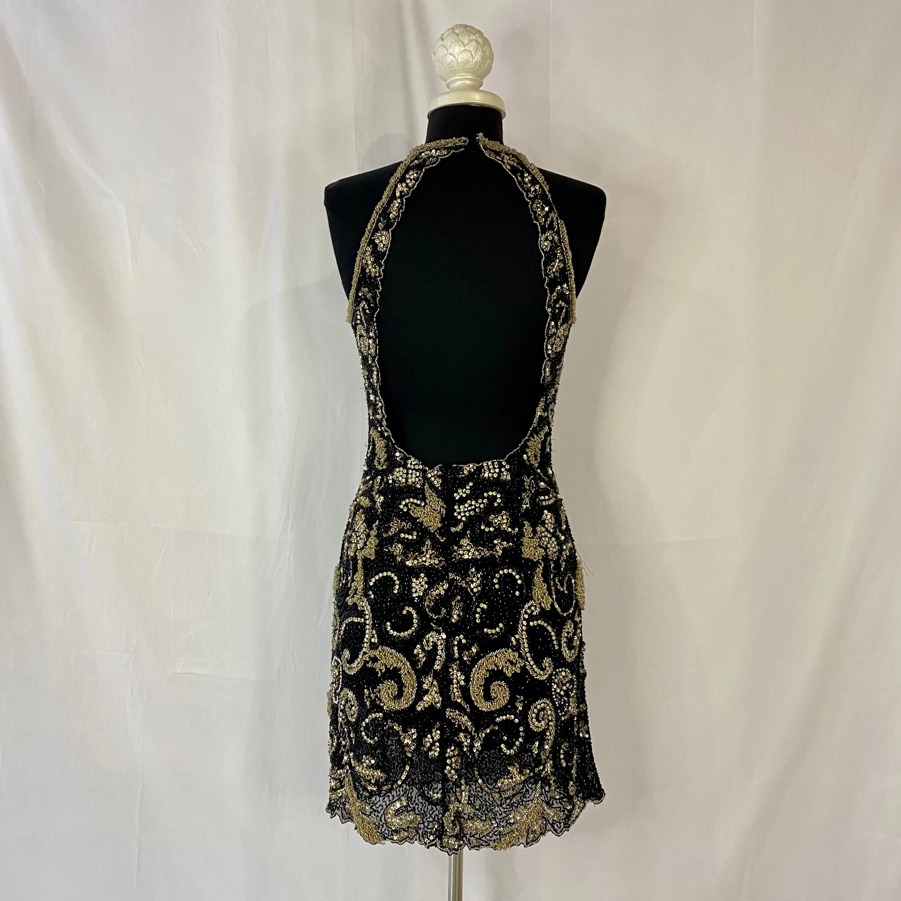 SHERRI HILL Style #53171 Black/Gold High Neckline Open Back Beaded Cocktail Dress Size 4 NWT