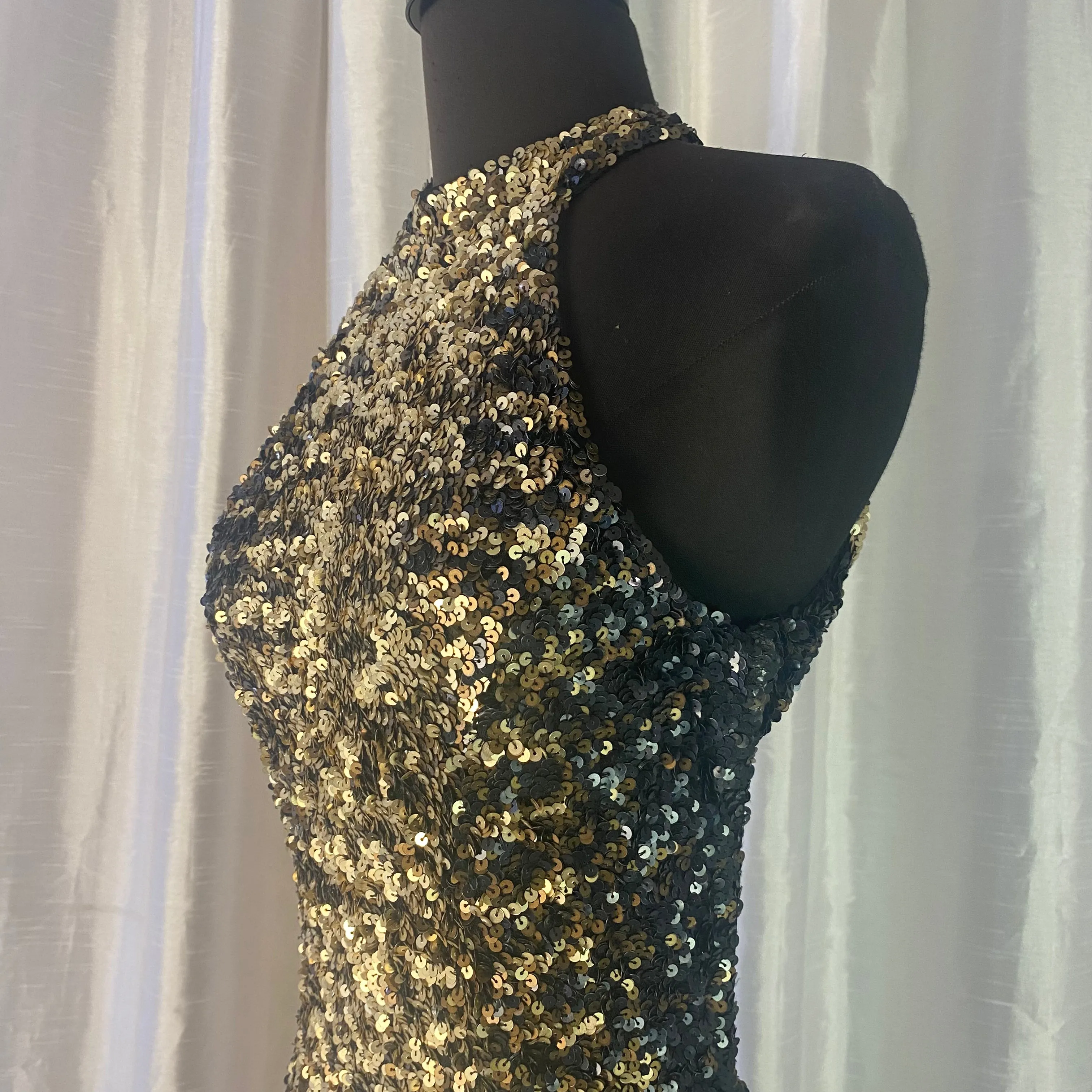 SHERRI HILL Style # 53667 Black/Copper/Gold Sequin High Cut Halter Top Open Back Gown Size 6 NWT