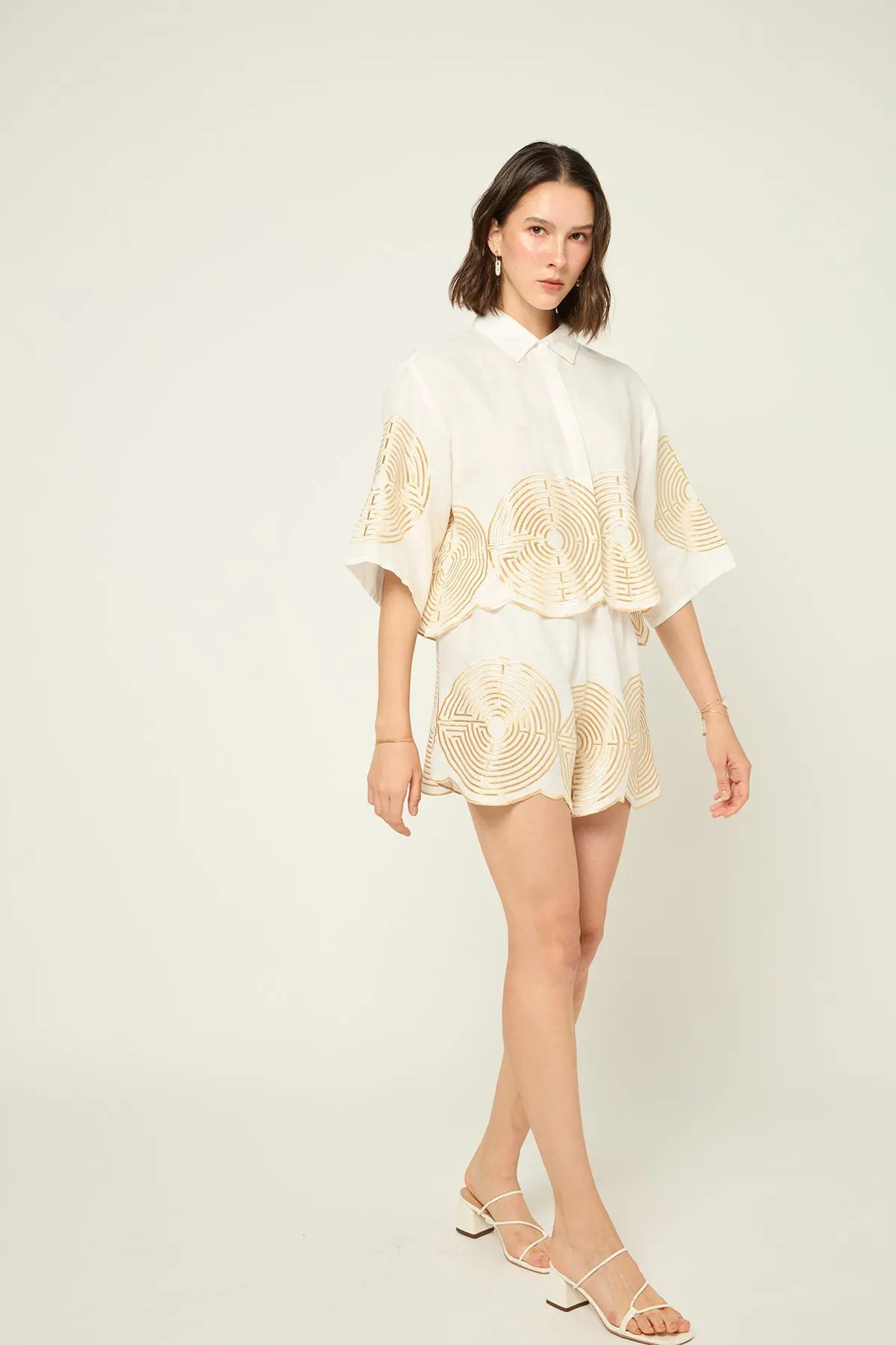 SHORTS LABYRINTH - WHITE GOLD