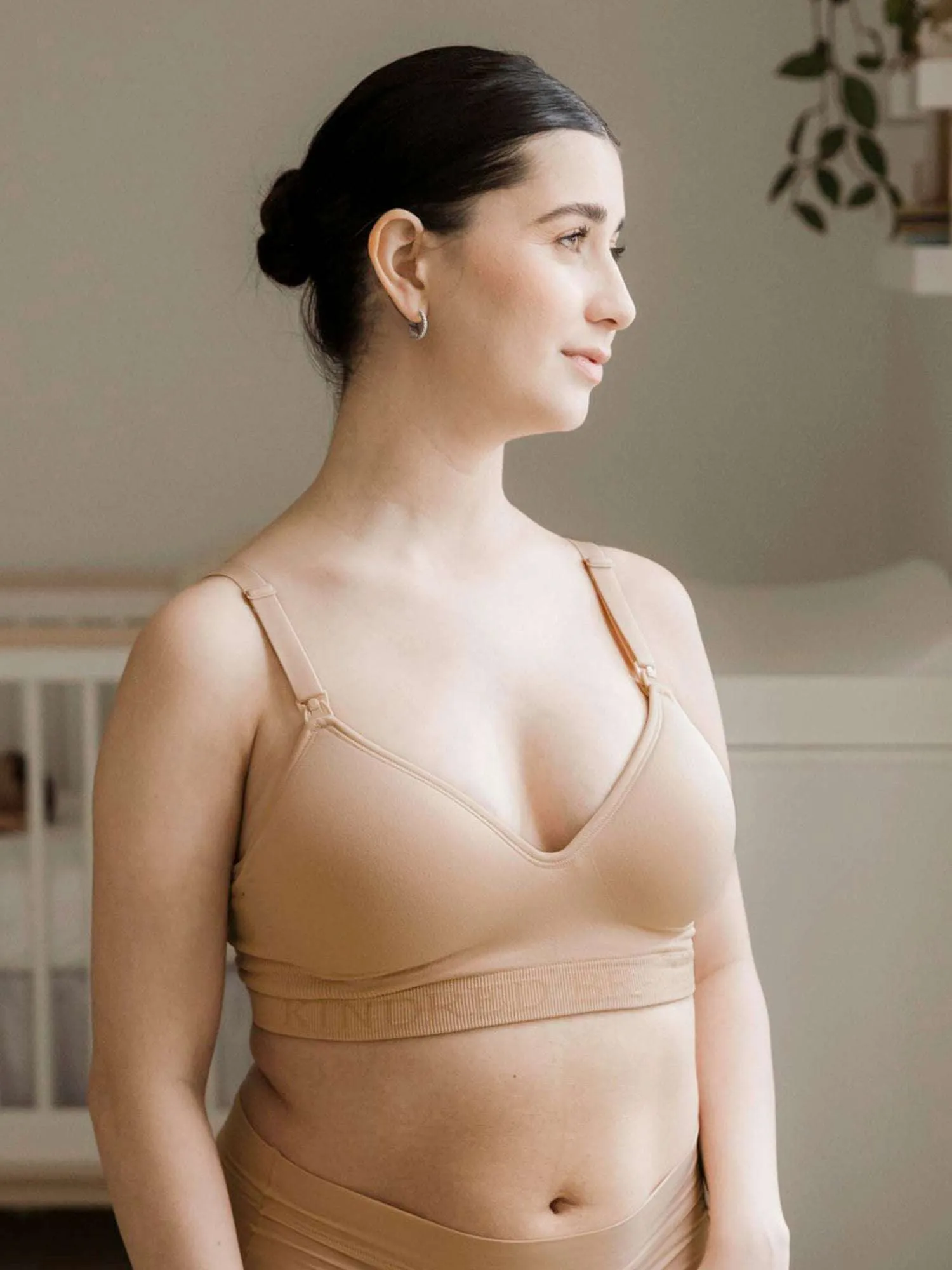 Signature Sublime® Contour Hands-Free Pumping & Nursing Bra  | Beige