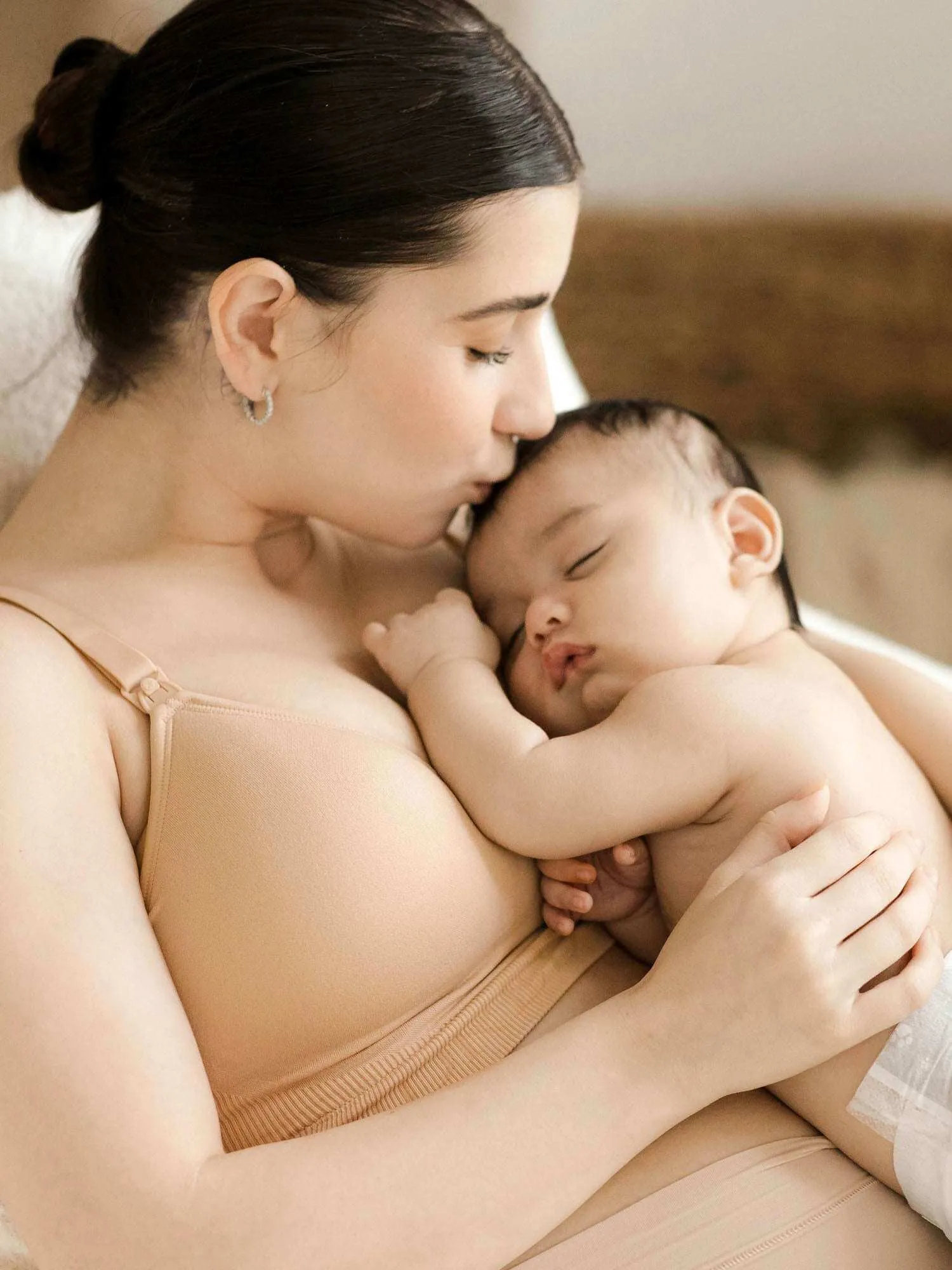 Signature Sublime® Contour Hands-Free Pumping & Nursing Bra  | Beige