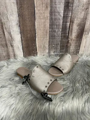 Tan Sandals Flats Brighton, Size 7