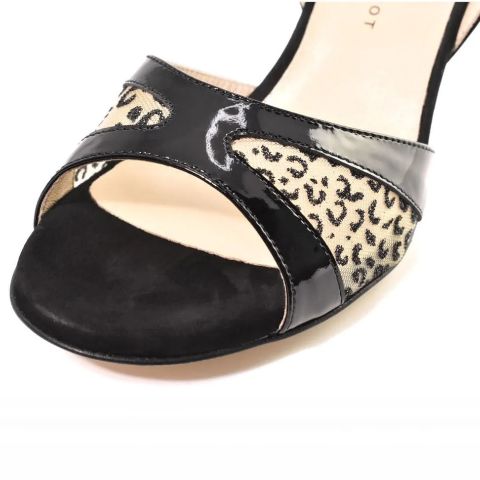 Thelma /  Black