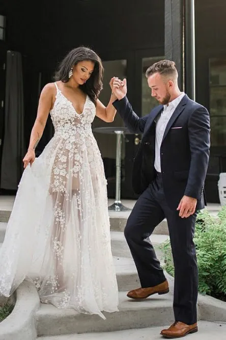 Tulle A-Line Spaghetti Straps Floor-Length White Wedding Dress with Appliques OHD045