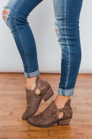 Very G Cici Booties - Tan