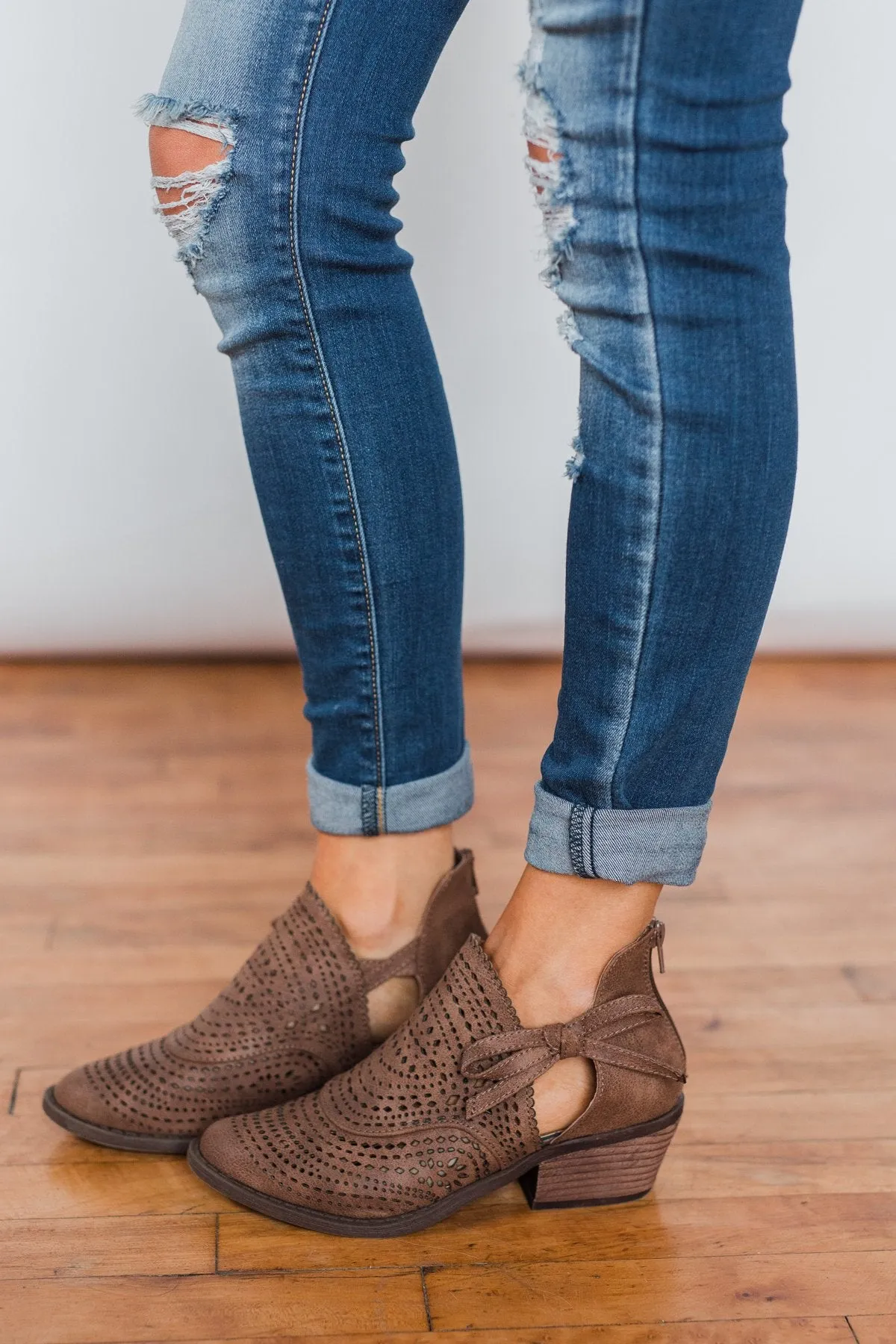 Very G Cici Booties - Tan